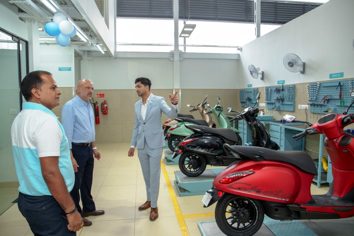 Chetak-Showroom-(1)-1754398400.jpeg