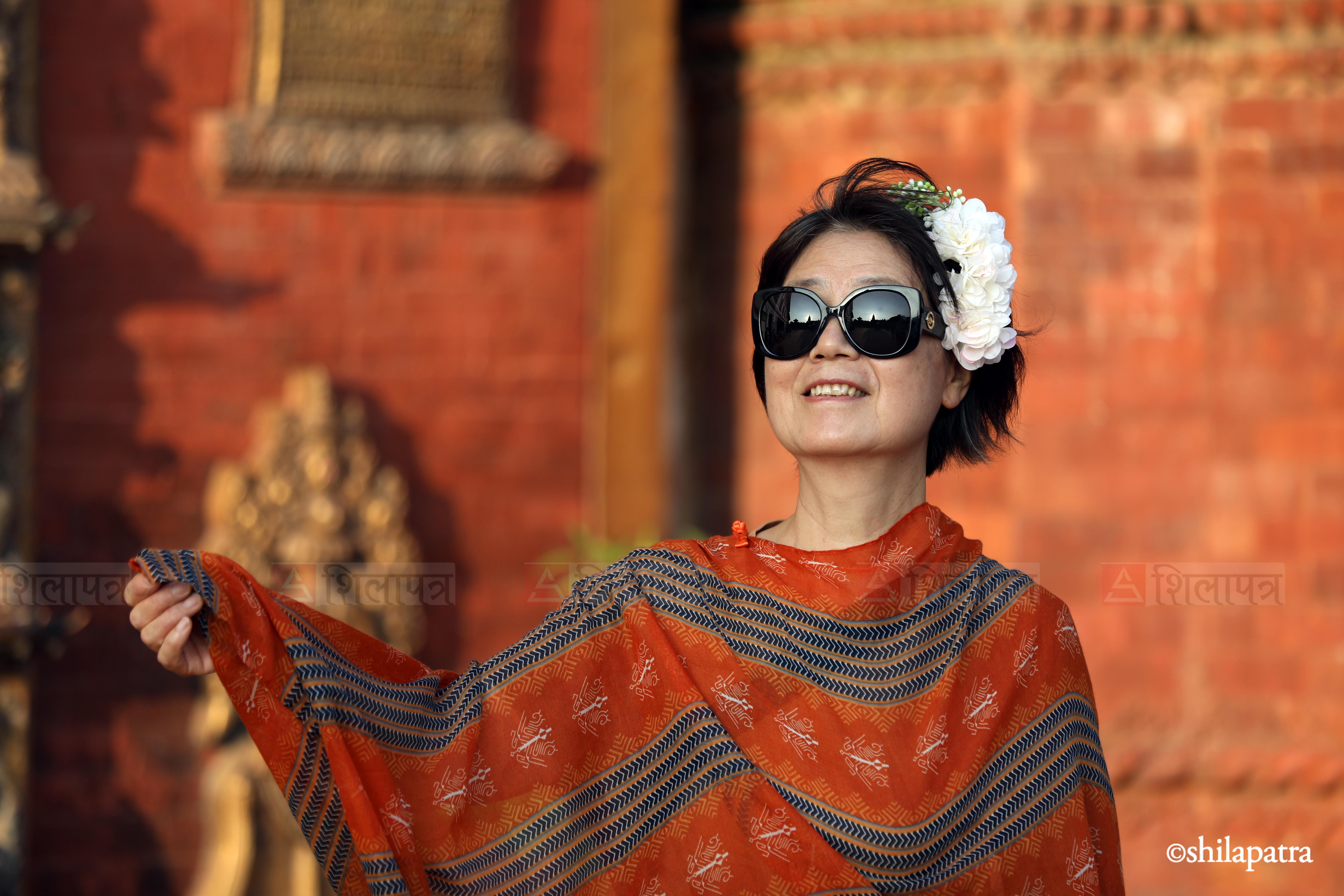 Chinese-Tourist_Bhaktapur-Durbar_BSG_8731-1792128193.jpg