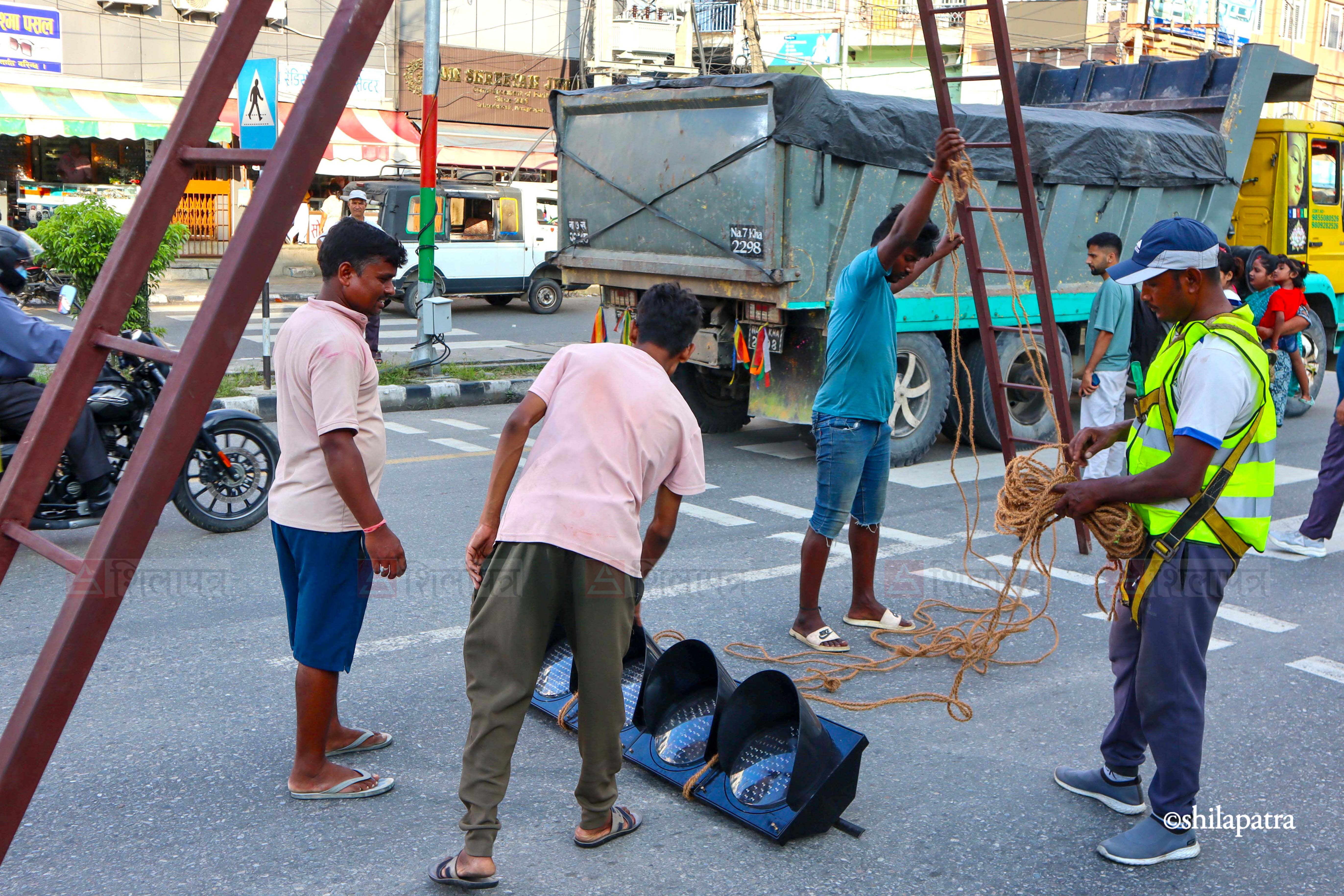 Chitwan-Traffic-Light_NPL_NishaShrestha-(15)-1790827831.jpg