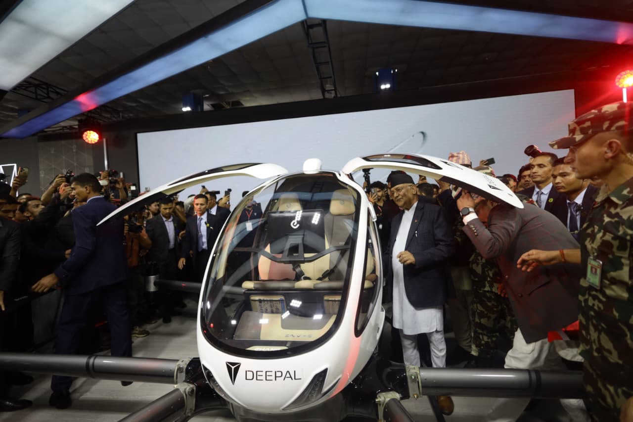 Crowd-at-Flying-car_NPL-(4)-1755597722.jpeg
