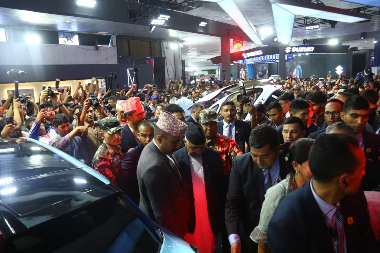 Crowd-at-Flying-car_NPL-(7)-1755597723.jpeg