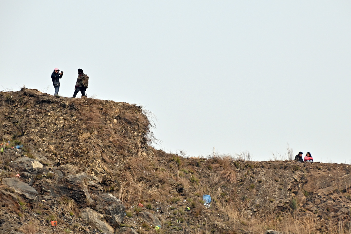 हाम्राे माया जुनीभरिलाई (फाेटाे फिचर)