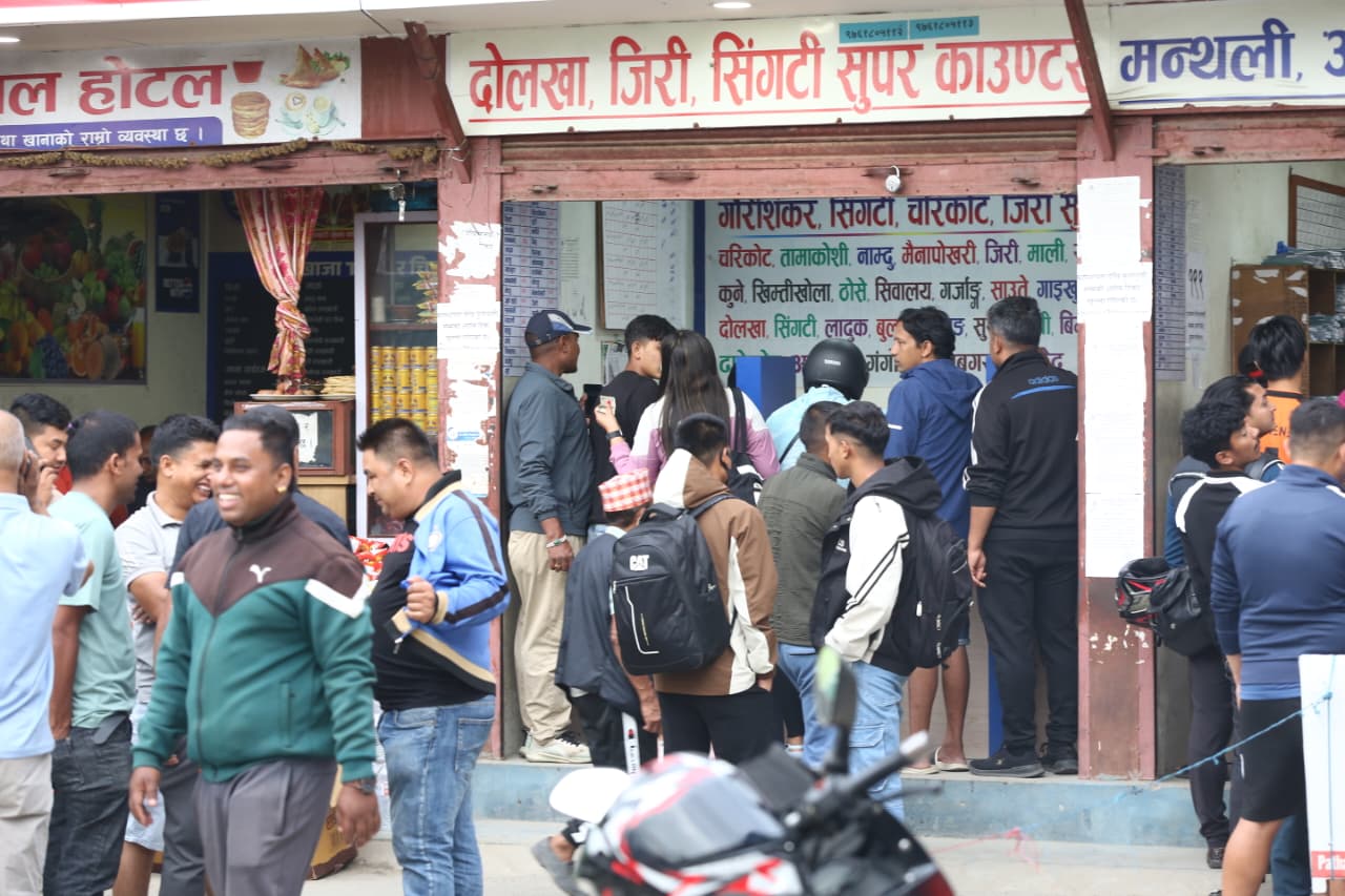 Dashain-ma-ghar-jane_Nepal-Photo-Library-(8)-1758510000.jpeg
