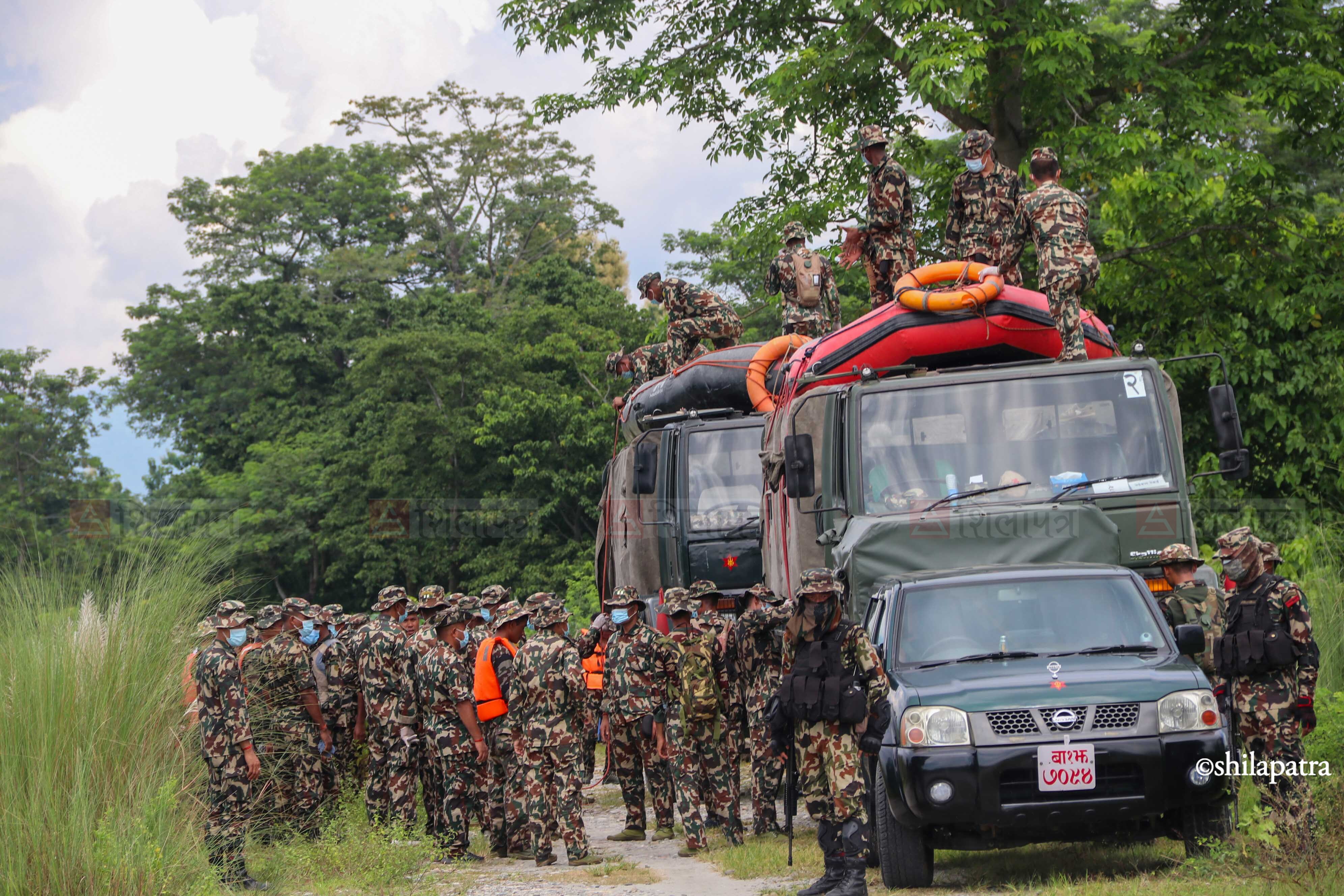 Dead-Body-Rescue-by-Nepal-Army-Chitwan-Photos-(1)-1788172630.jpg
