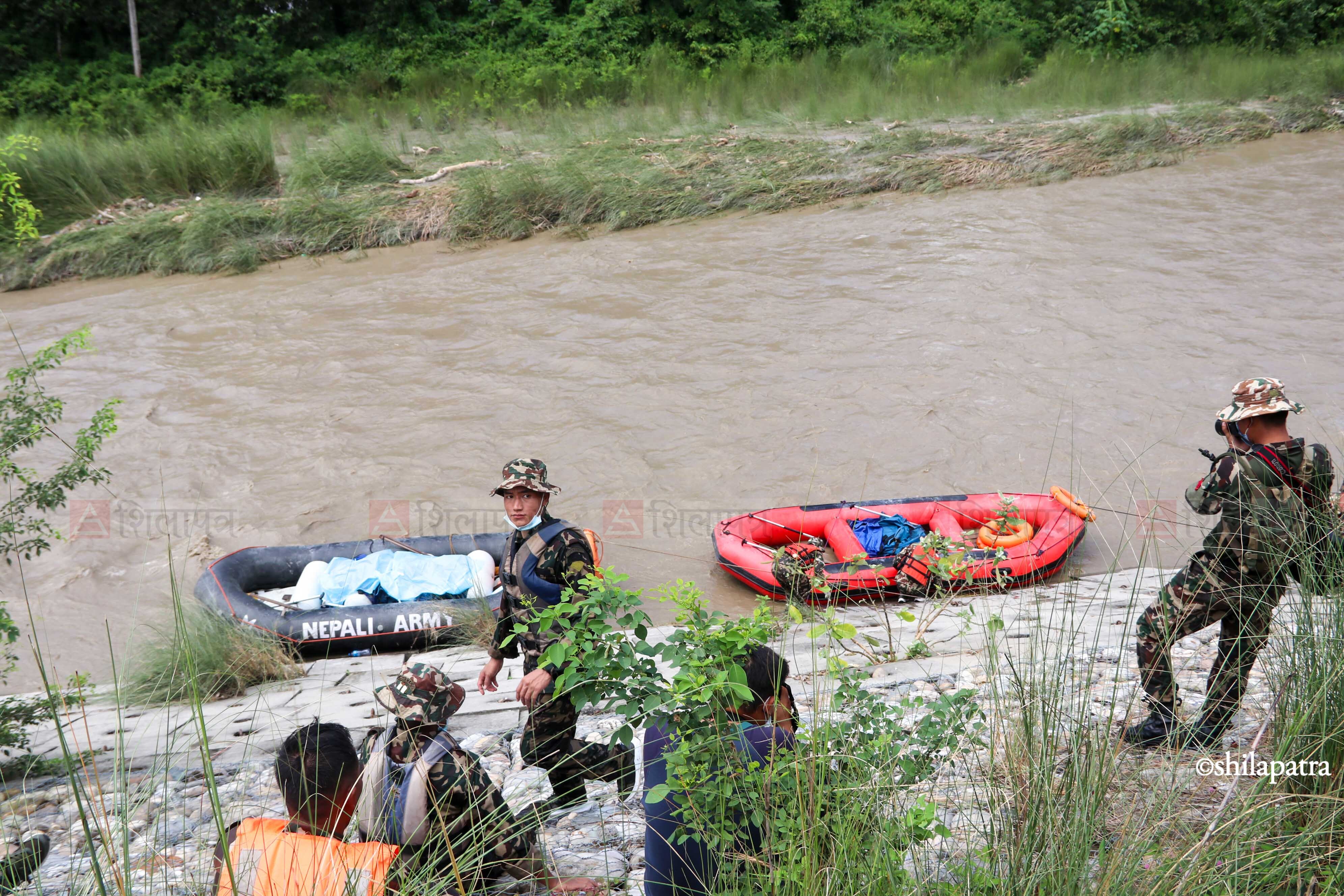 Dead-Body-Rescue-by-Nepal-Army-Chitwan-Photos-(2)-1788172631.jpg