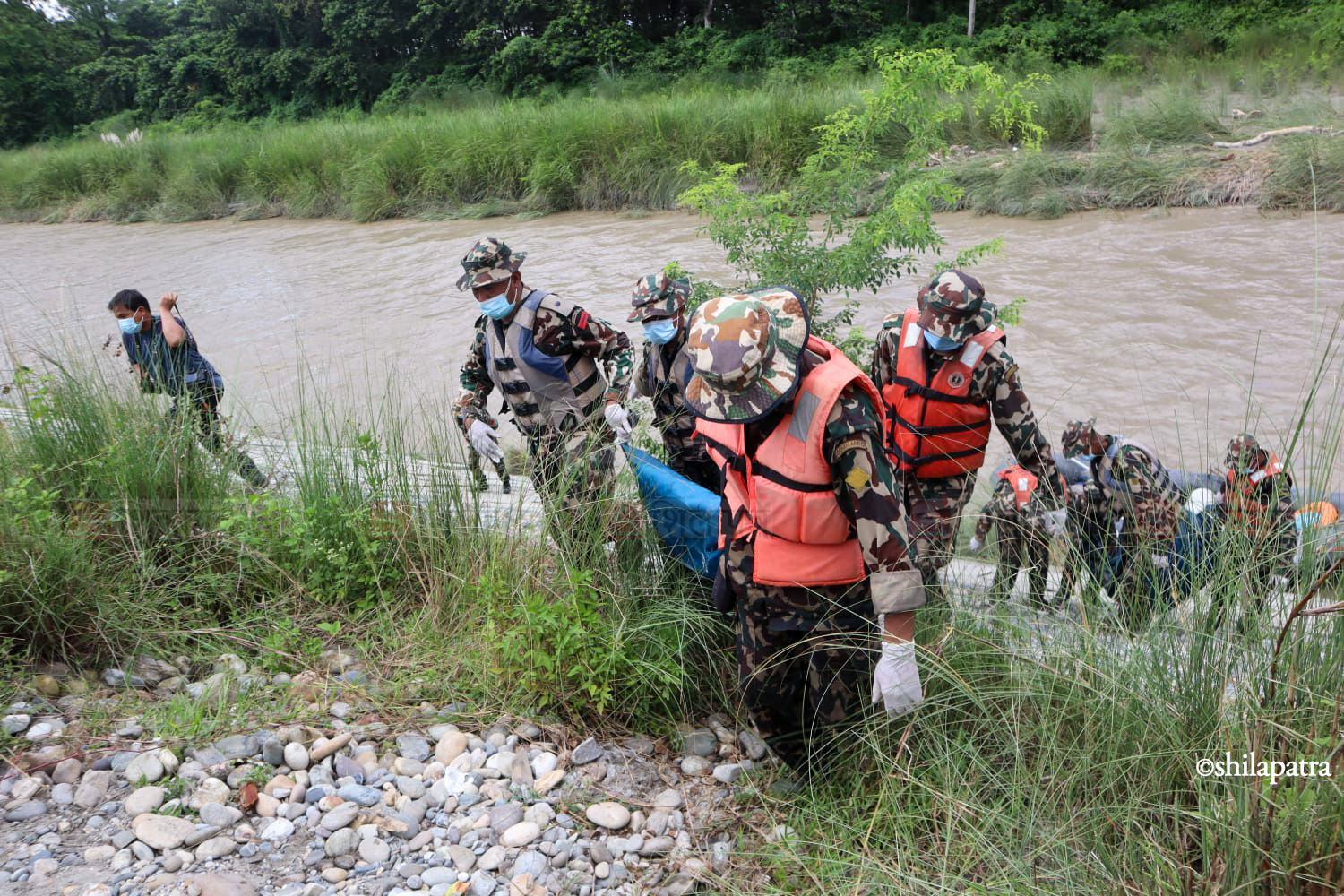 Dead-Body-Rescue-by-Nepal-Army-Chitwan-Photos-(2)-2-1788172632.jpg