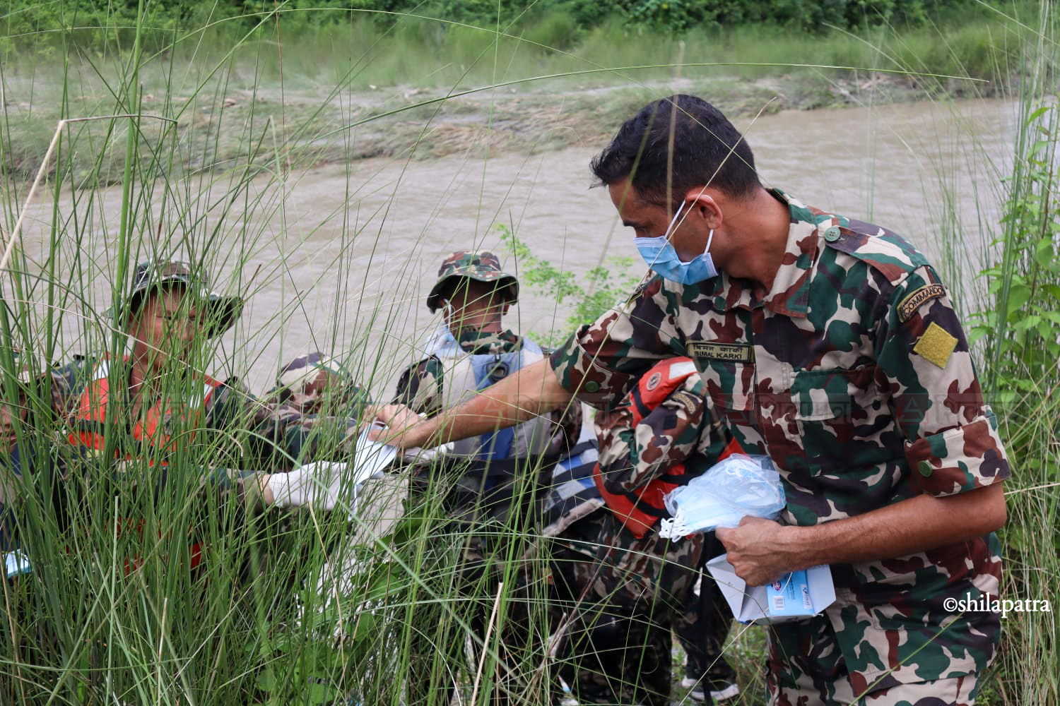 Dead-Body-Rescue-by-Nepal-Army-Chitwan-Photos-(4)-2-1788172635.jpg