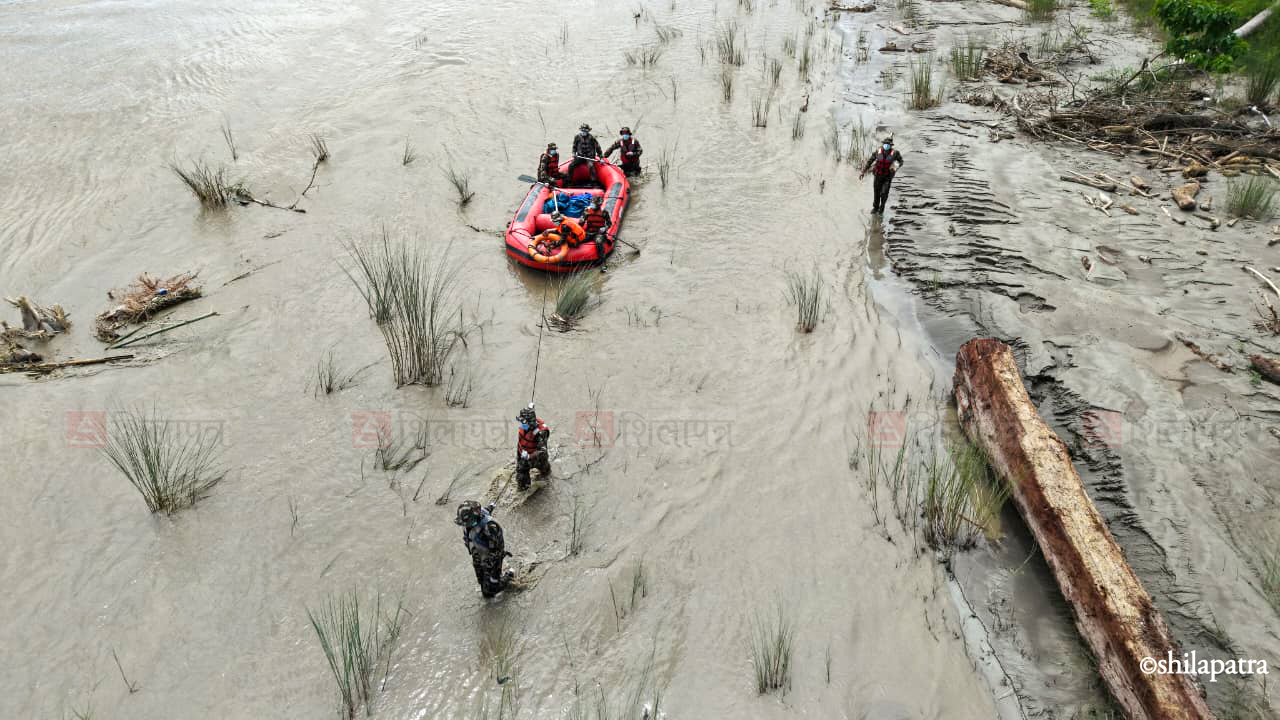 Dead-Body-Rescue-by-Nepal-Army-Chitwan-Photos-1788172638.jpg
