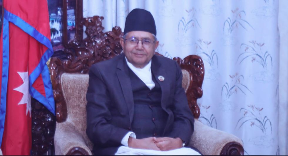 निजामती विधेयकमा भएको हेरफेरबारे सभामुखको ध्यानाकर्षण गराउँदै राज्य व्यवस्था समितिका सांसदहरू