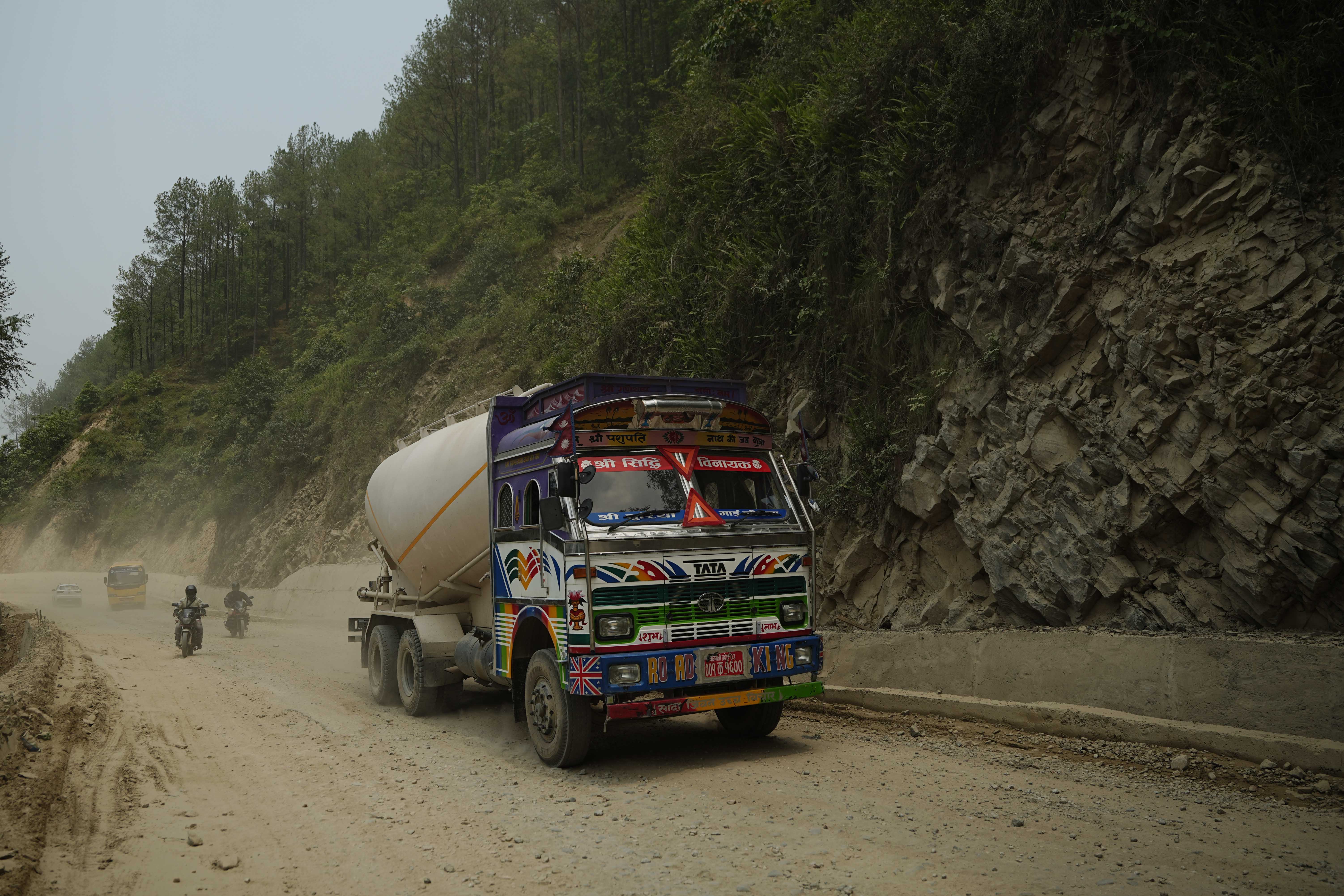 Dhulikhe-Khawa-Road_DSC02246-1780200830.jpg