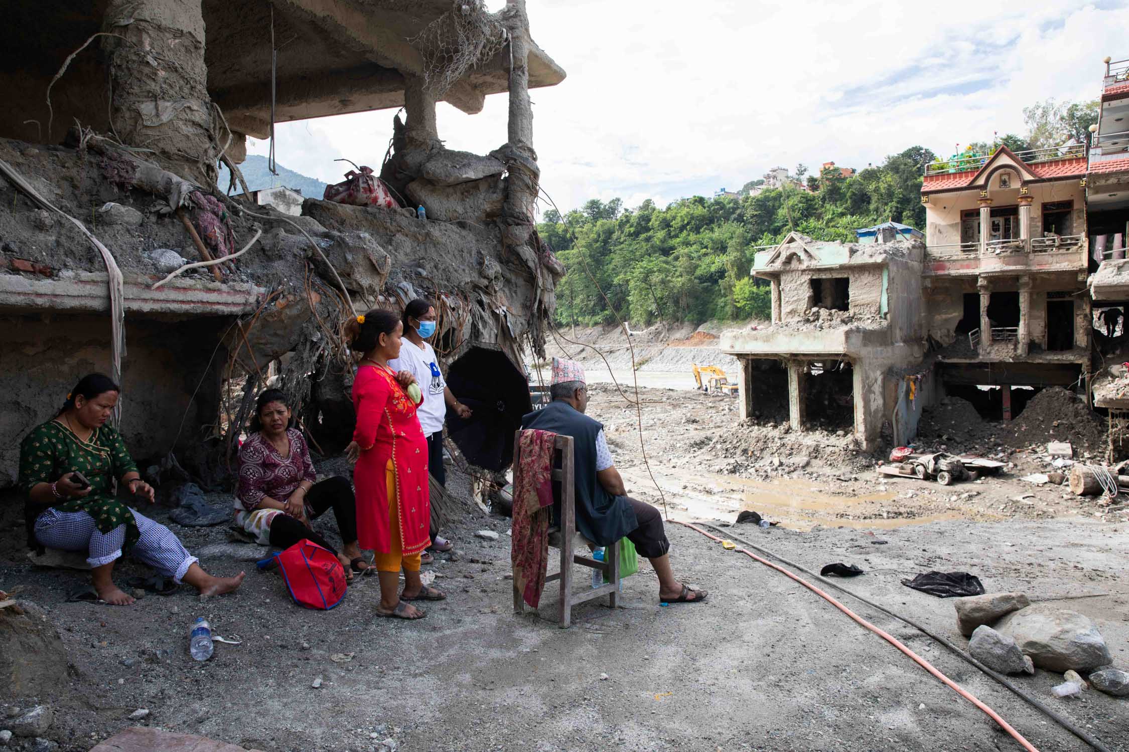 Dhunge-and-trisuli_Nepal-Photo-Library_NPL_6-1790418082.jpg