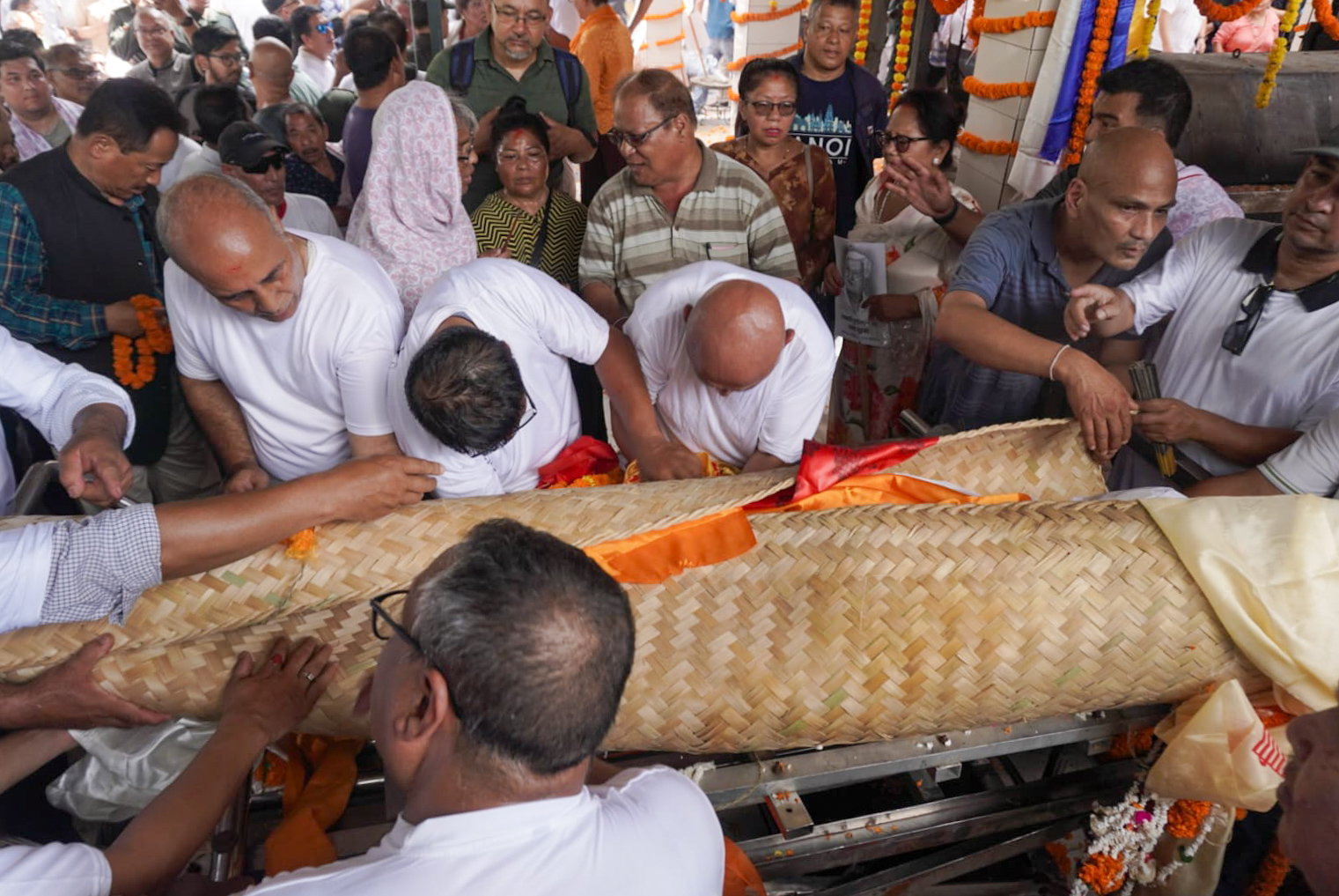 Durgalal-Shrestha_Funeral_-1215-(1)-1787052160.jpg