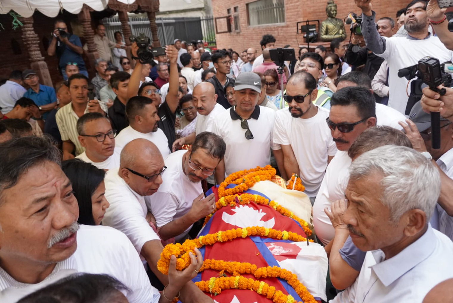 Durgalal-Shrestha_Funeral_-1215-(3)-1787052161.jpg