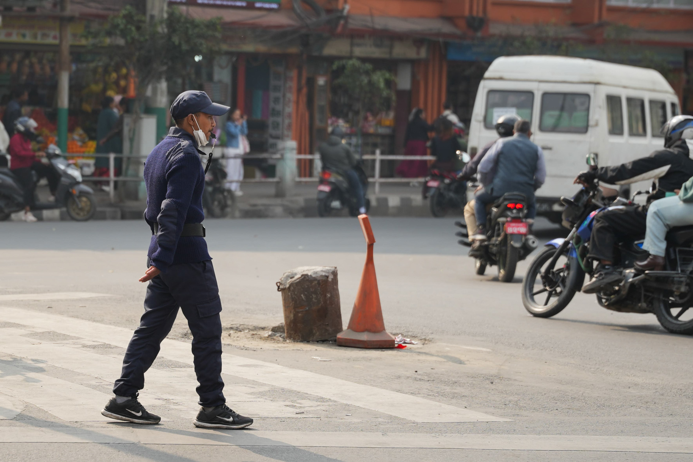 Election-police-on-Duty-Kathmandu-traffic_NPL16-1772168599.jpg