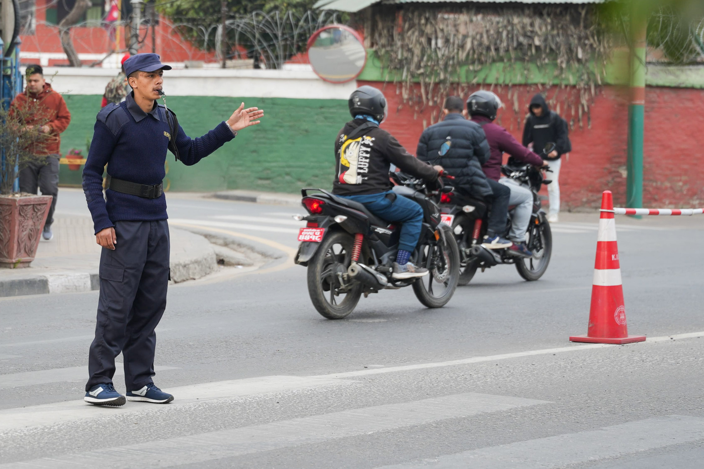 Election-police-on-Duty-Kathmandu-traffic_NPL8-1772168606.jpg