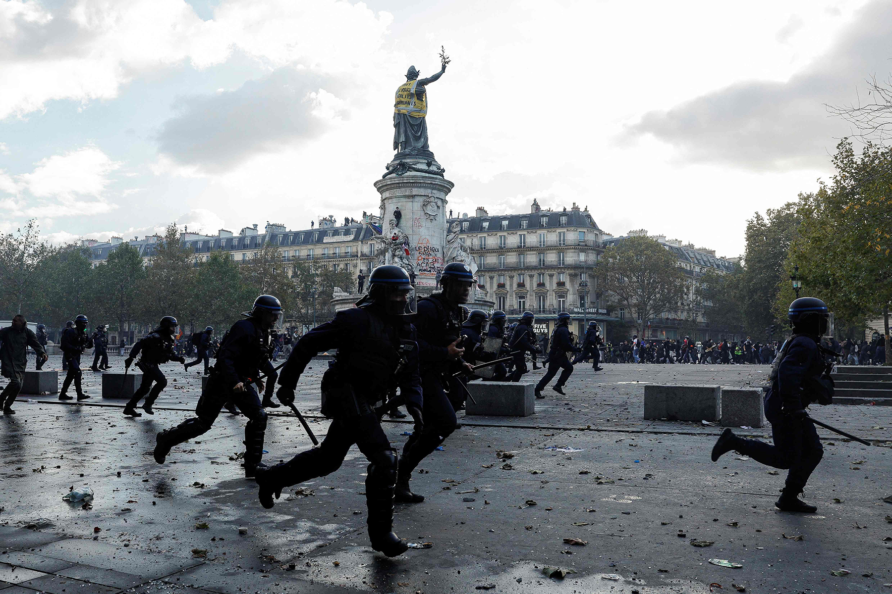 Europe-Protest-(4)-1792405330.jpg