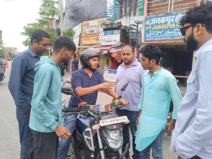 युवा संघले बिदाको दिन प्रयोग गरिएका ११ वटा सरकारी सवारी साधन प्रहरीलाई बुझायो 