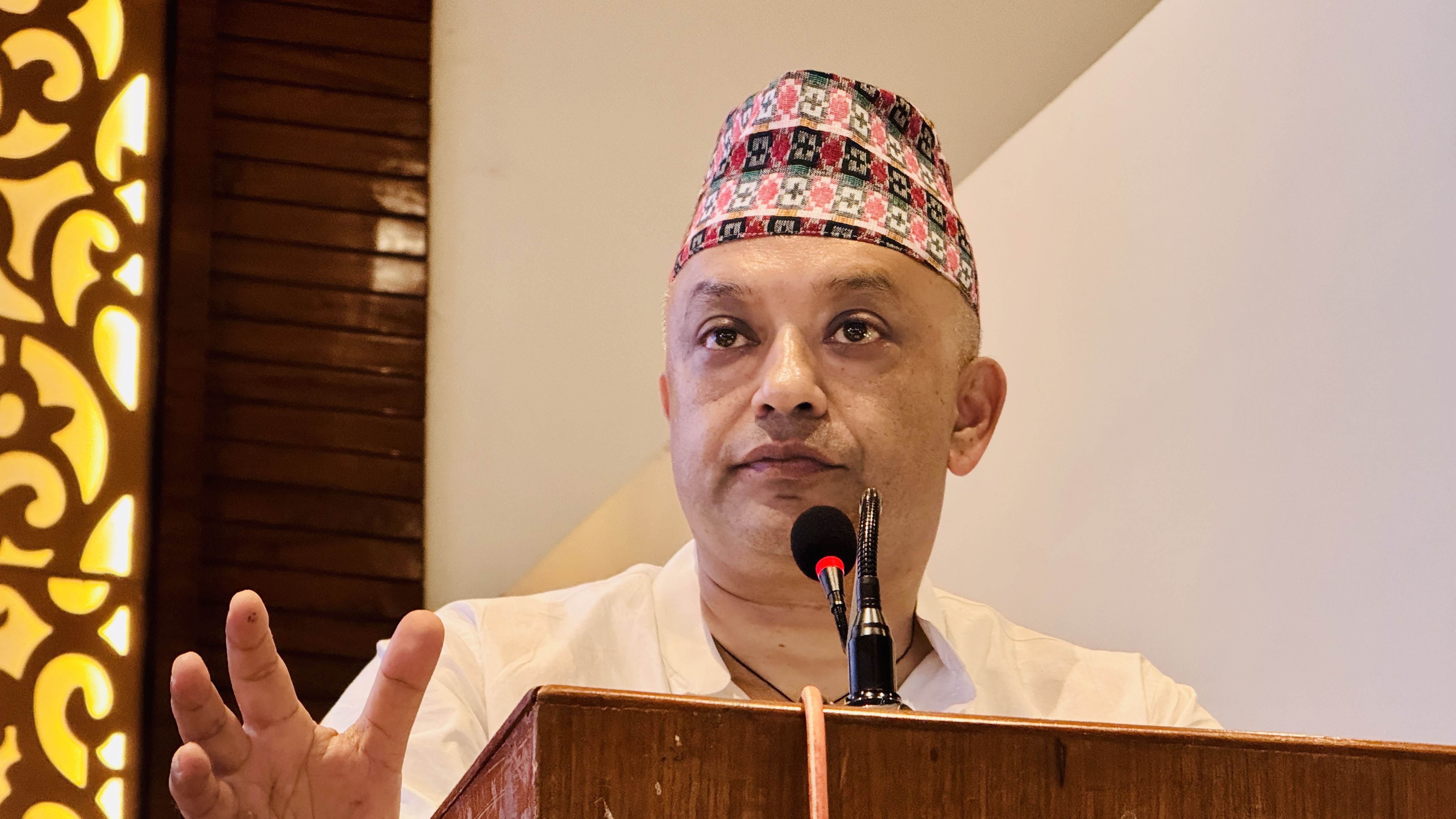 बजेटमा कर छुटबारे गगनको टिप्पणी– अगाडिको खल्तीमा राखेको देखाएर पछाडिको खल्तीबाट निकालियो