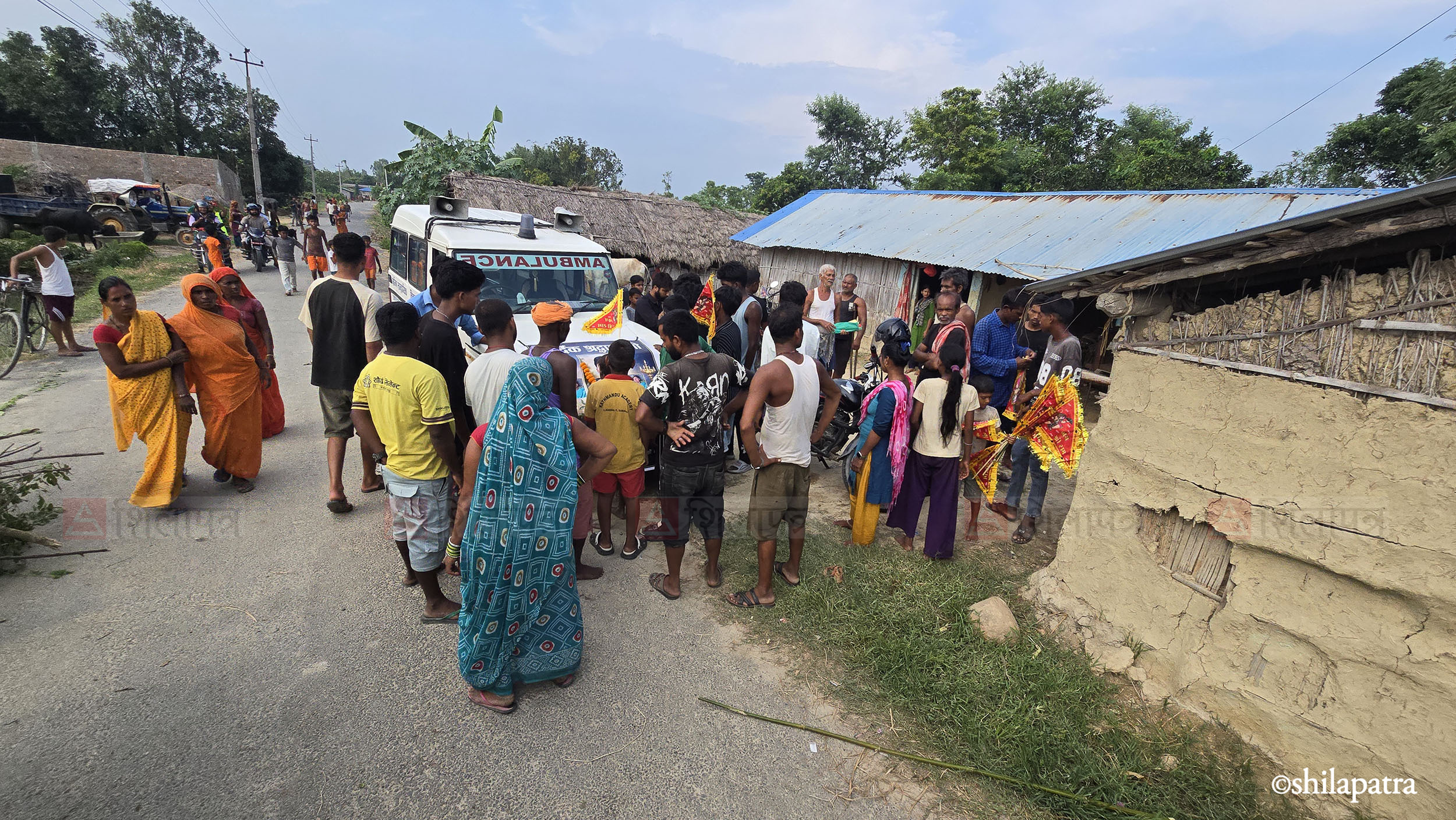Ganesh-Mandal_family_waiting_deathbody_-Siraha_NPL-(5)-1785586722.jpeg