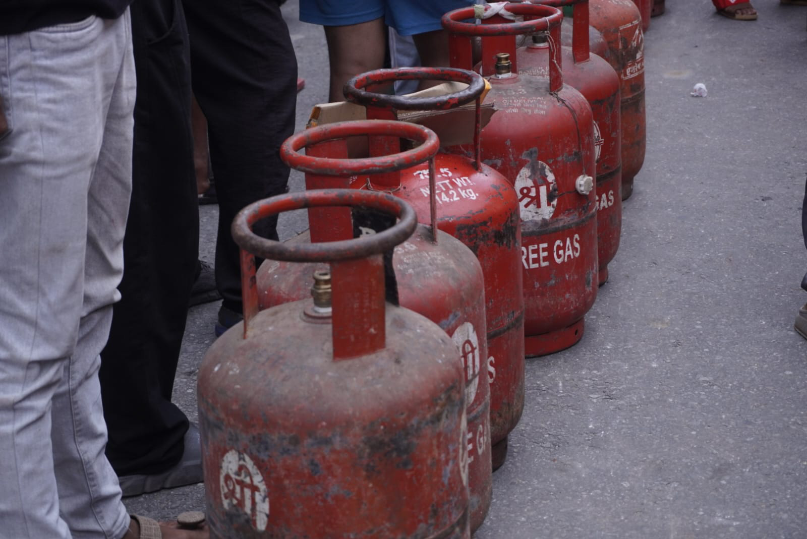 Gas-Crisis--20-1788763227.jpg