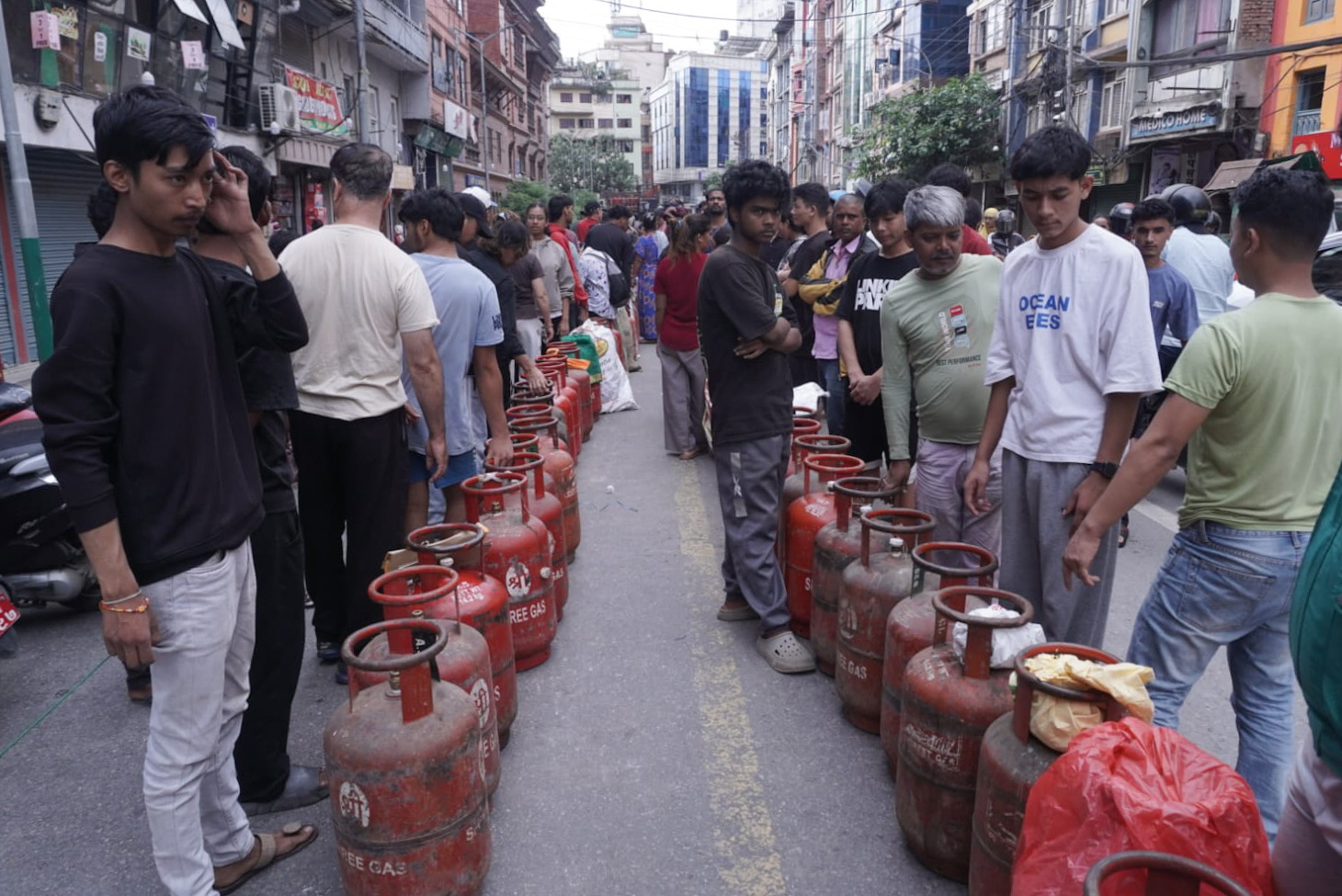 Gas-Crisis--23-1788763230.jpg