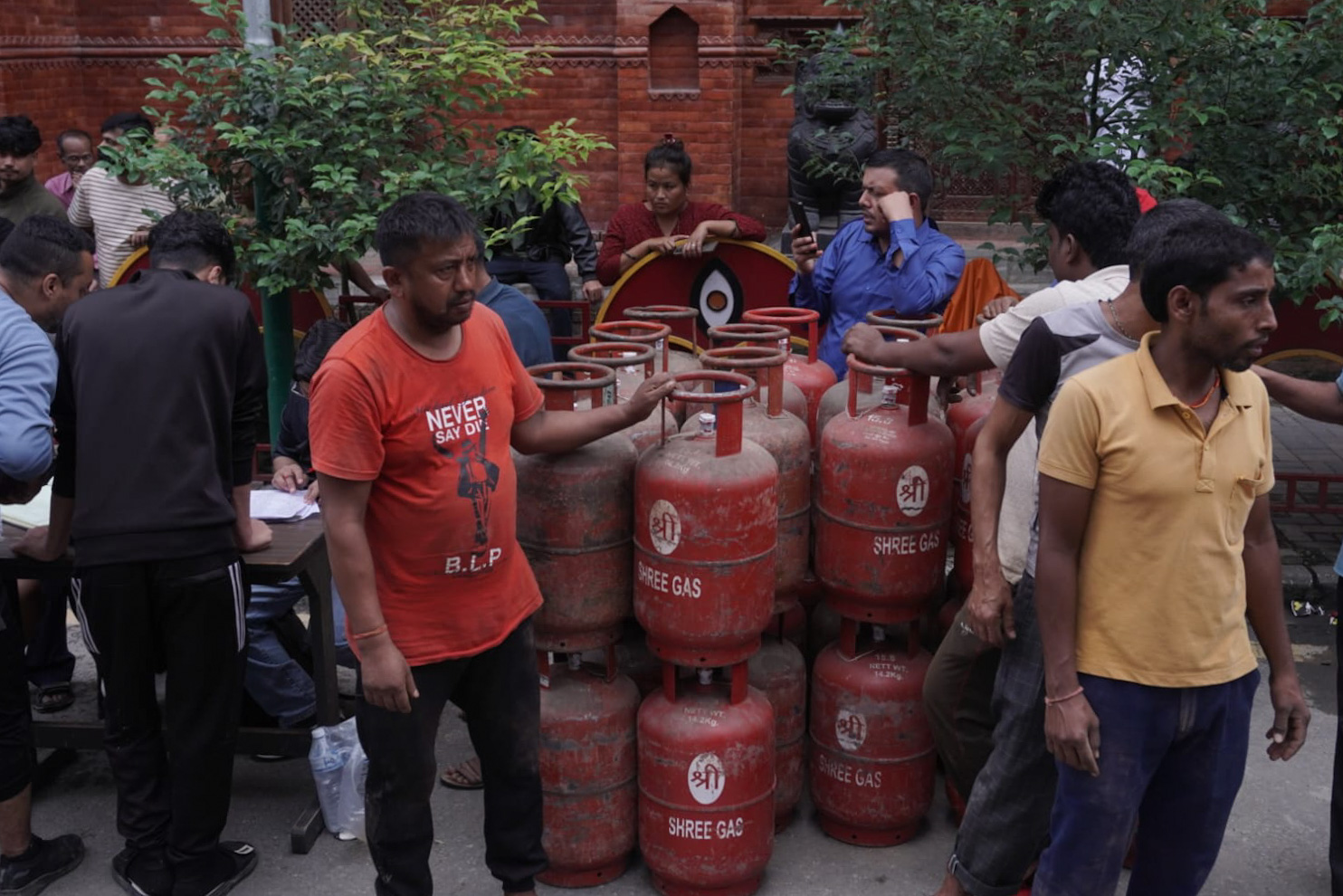 Gas-Crisis--25-1788763230.jpg