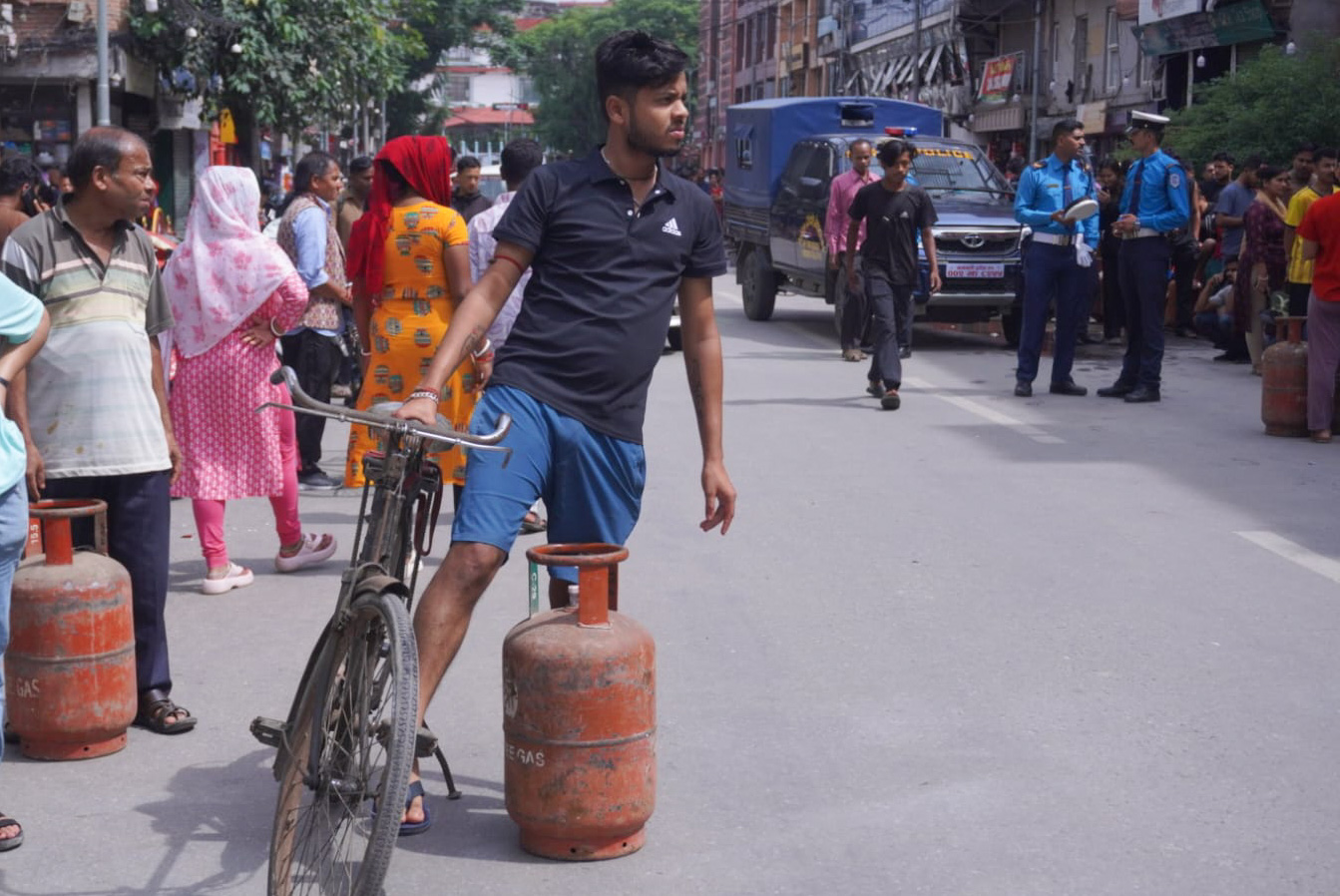 Gas-Crisis--28-1788763231.jpg