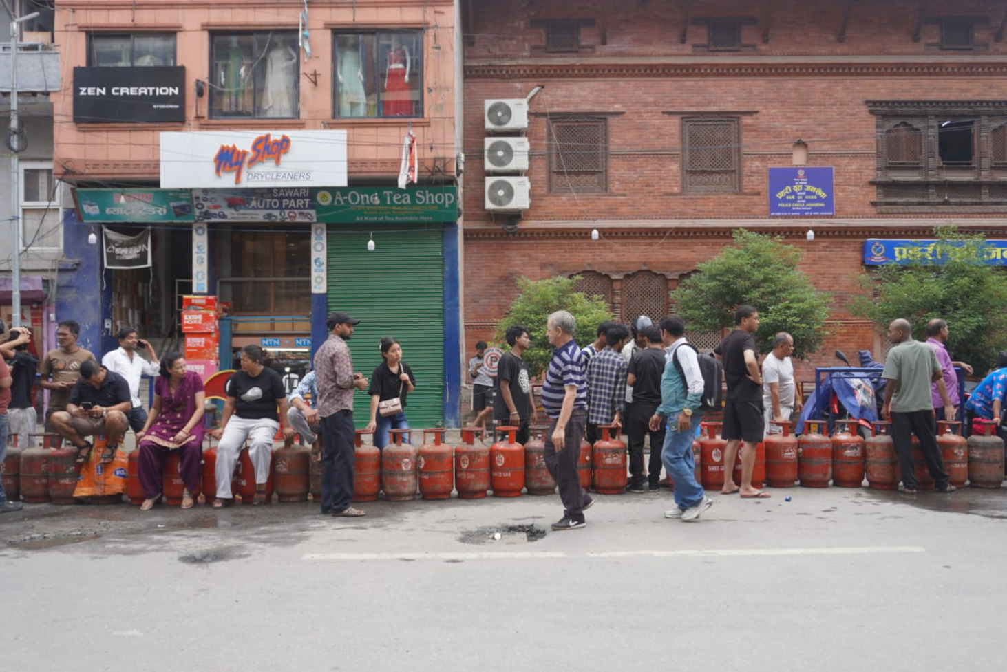 Gas-Crisis--35-1788763233.jpg