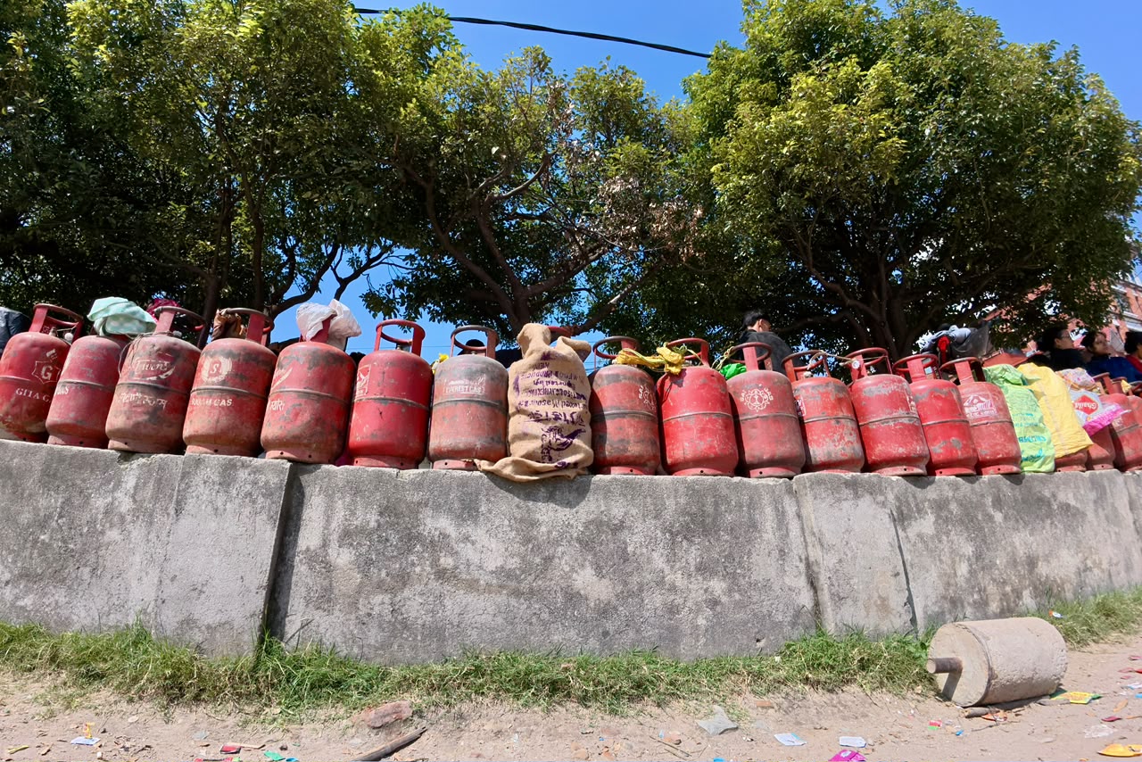Gas-Line-at-Sifal_Nepal-Photo-Library-(10)-1791802134.jpeg