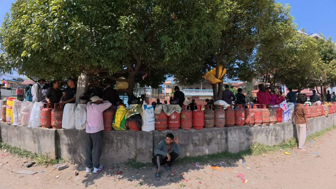 Gas-Line-at-Sifal_Nepal-Photo-Library-(13)-1791802136.jpeg