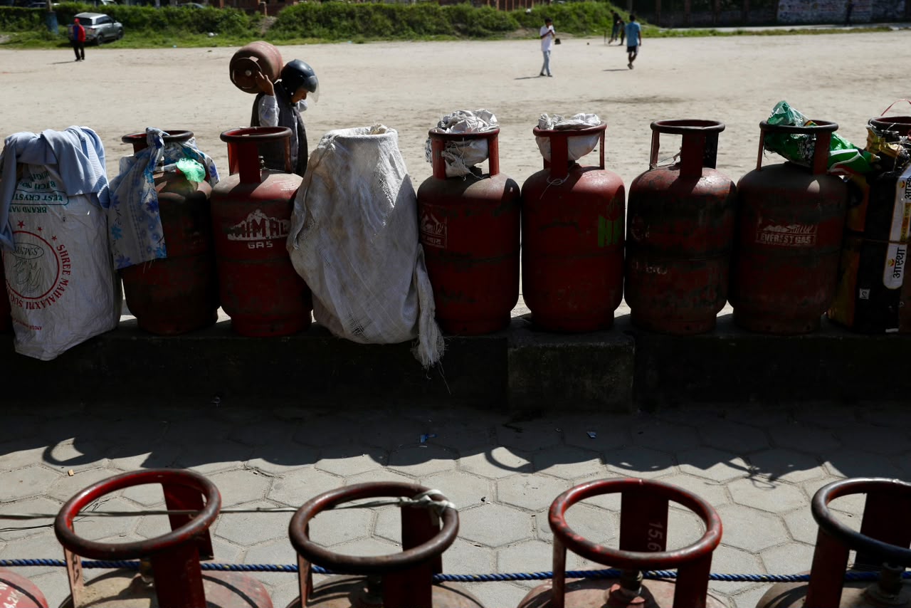 Gas-Line-at-Sifal_Nepal-Photo-Library-(4)-1791802132.jpeg