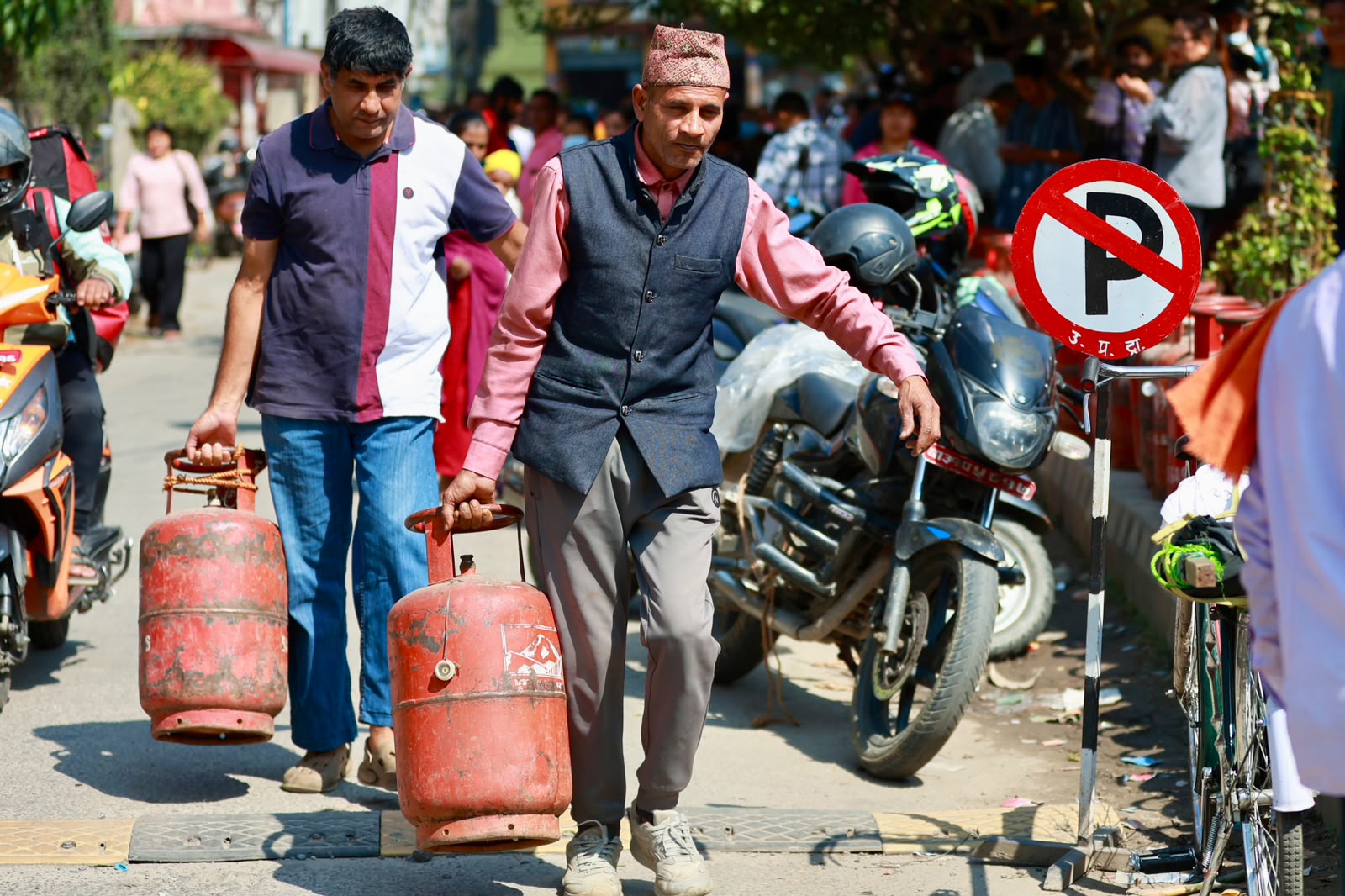 Gas-Line-at-Sifal_Nepal-Photo-Library-(7)-1791802133.jpeg