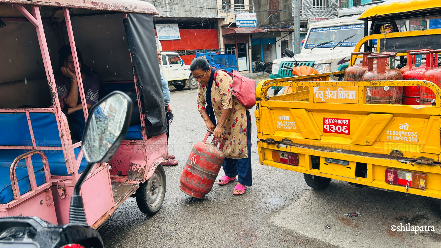 Gas-Shortage-Photo-Butwal-By-Pradeep-Acharya-NPL-(17)-1785840098.jpg