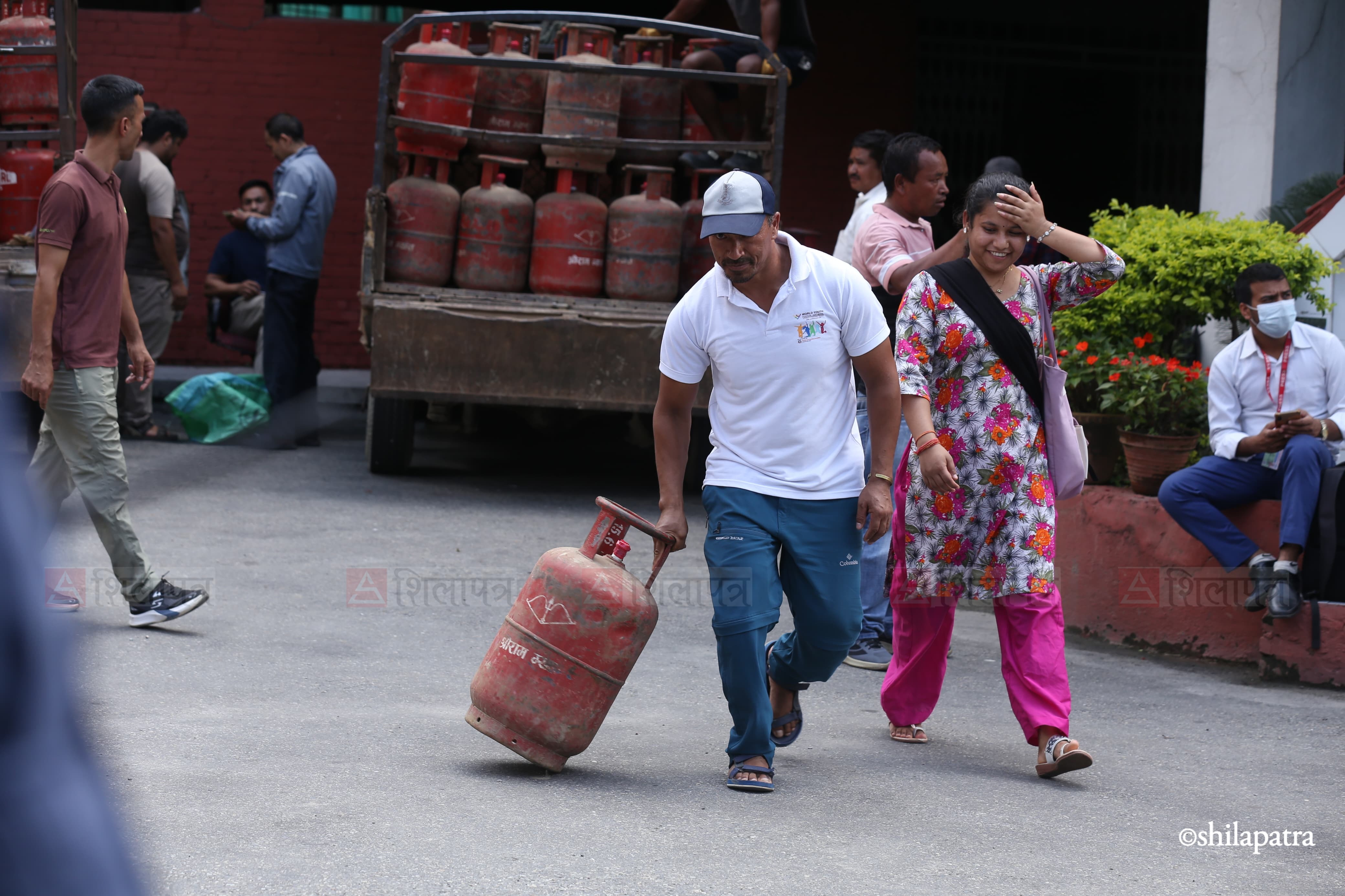 Gas-line-Babarmahal-(17)-1786777256.jpg