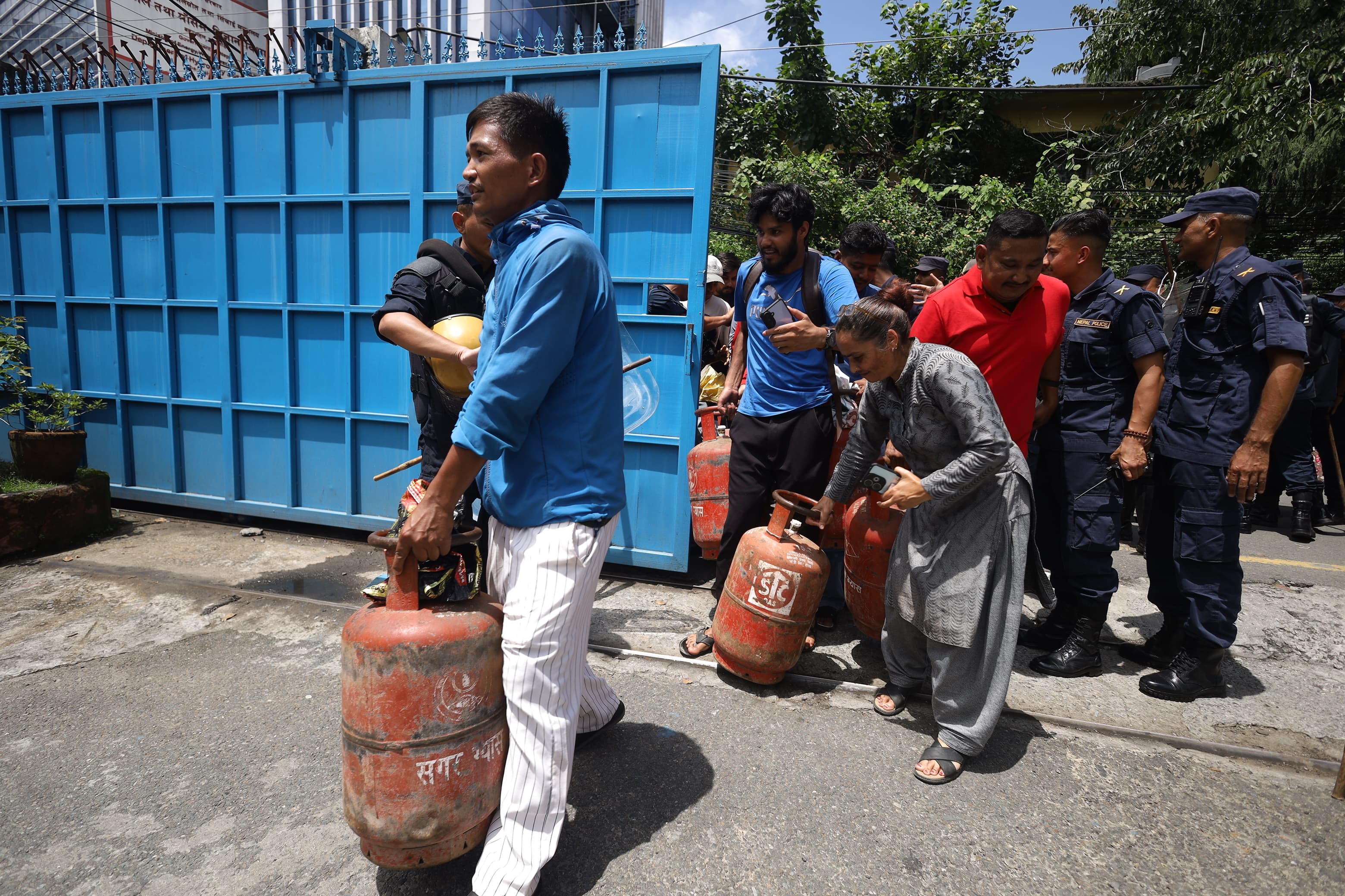 Gas-line-Babarmahal-(8)-1786777244.jpg