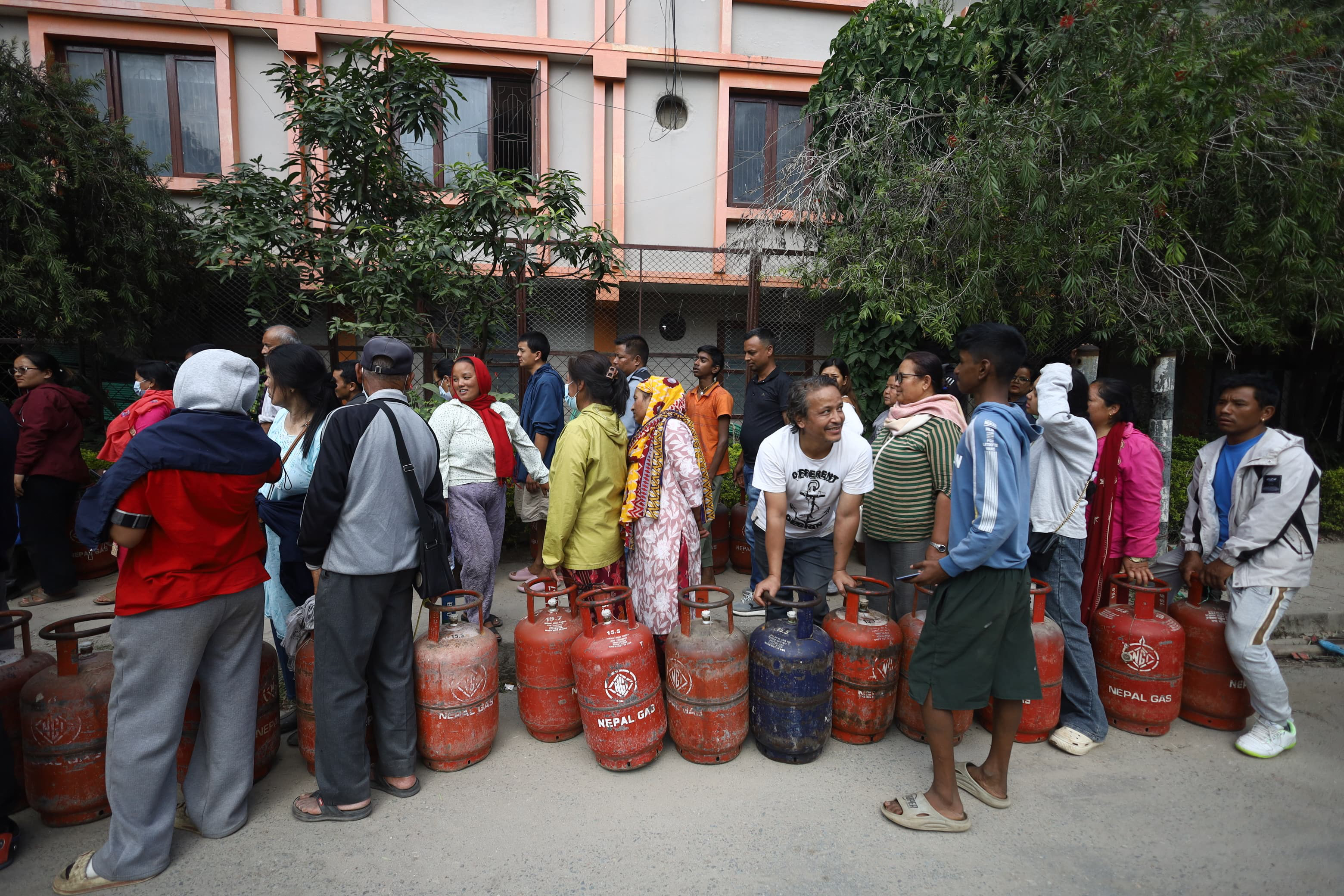 Gas-line-Kathmandu_NPL-01-1791886366.JPG