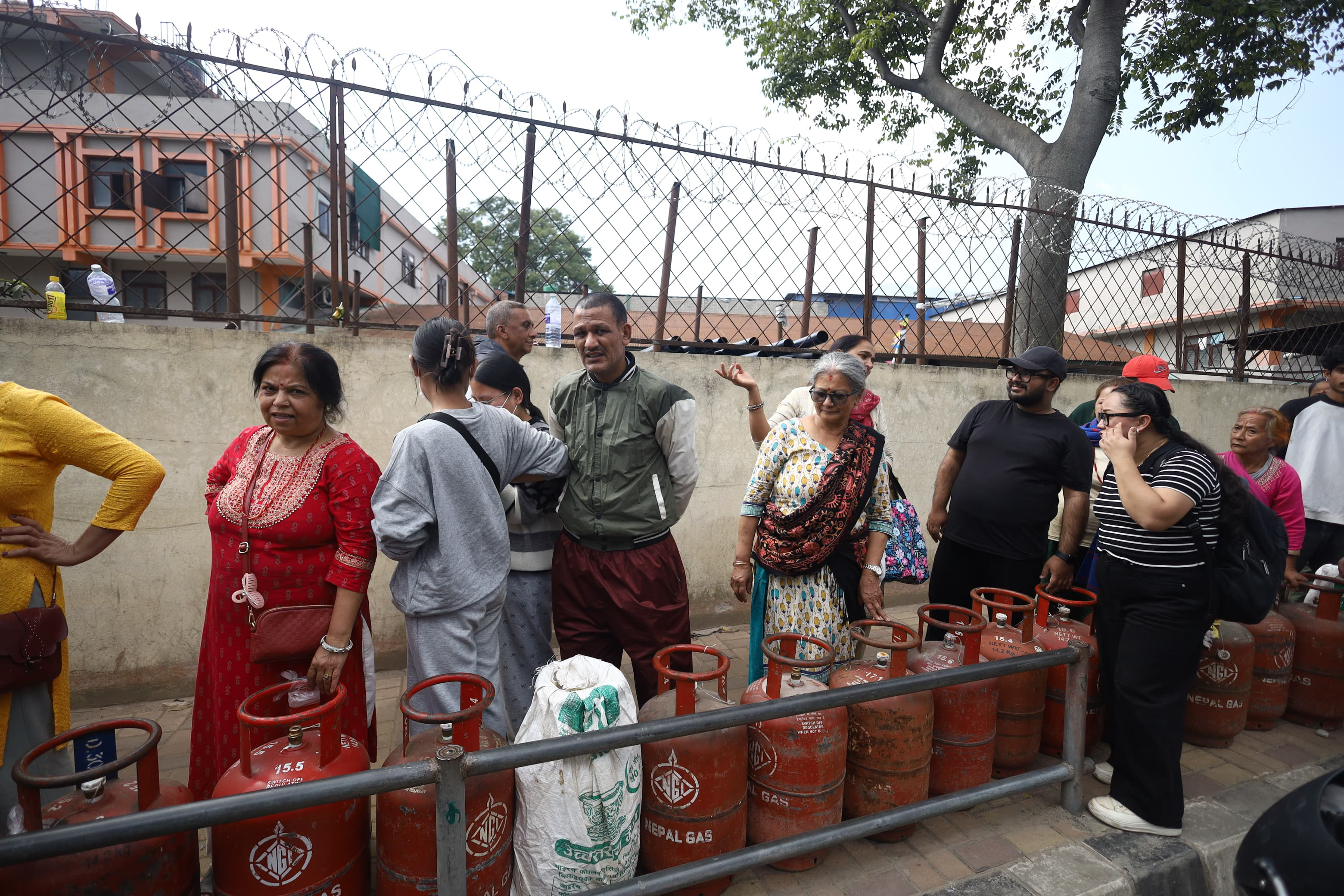 Gas-line-Kathmandu_NPL-03-1791886367.JPG