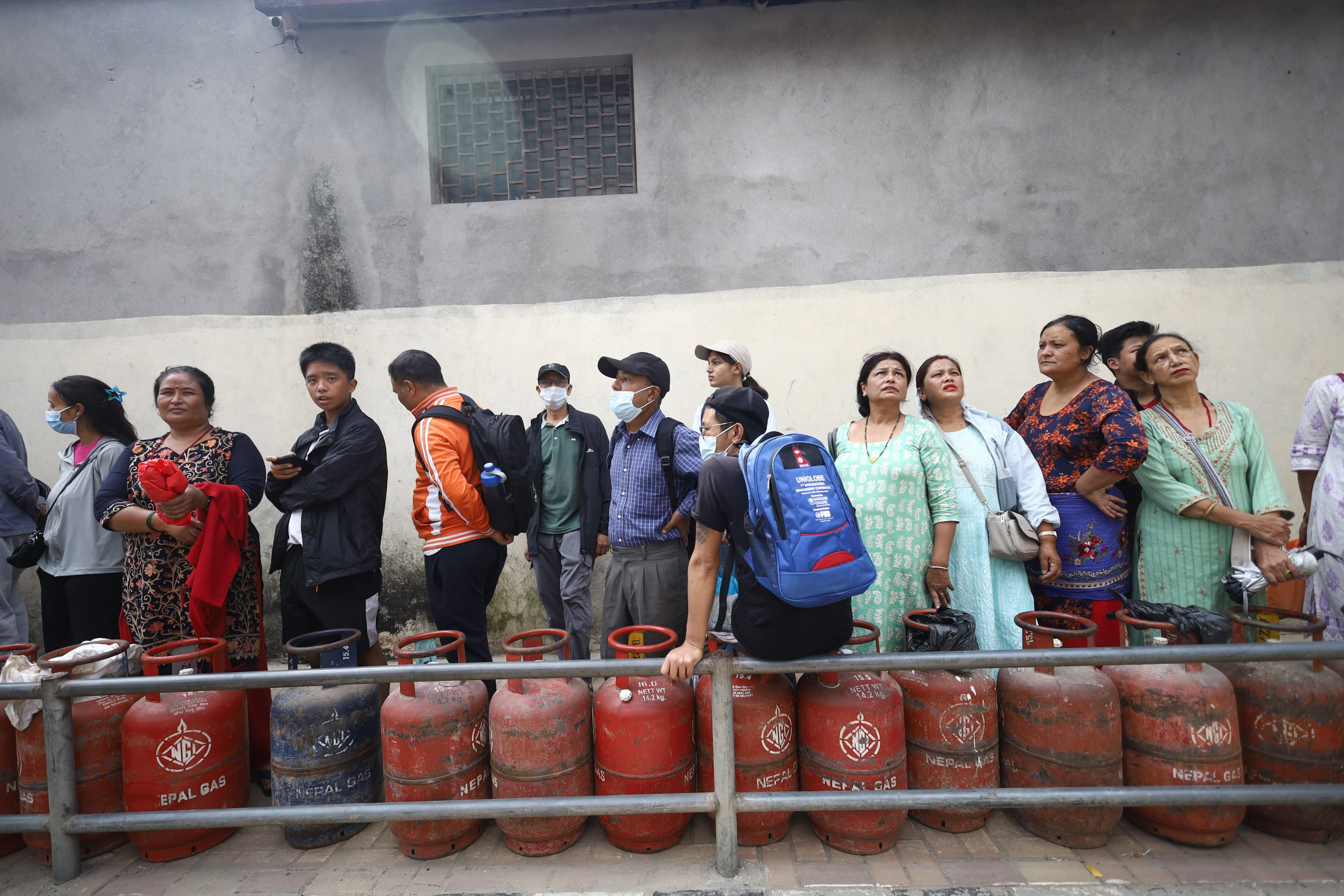 Gas-line-Kathmandu_NPL-04-1791886368.JPG