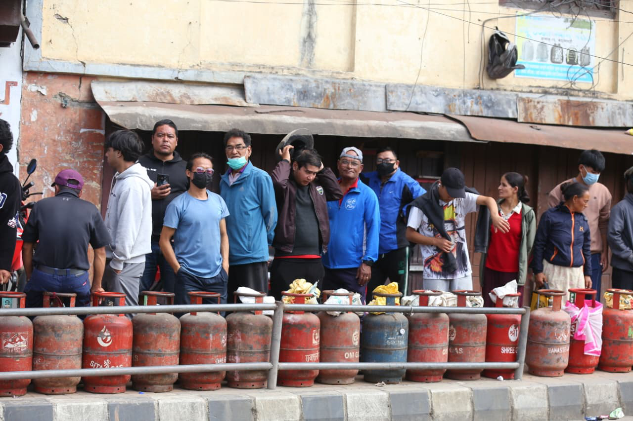 Gas-line-Kathmandu_NPL-06-1791886370.JPG