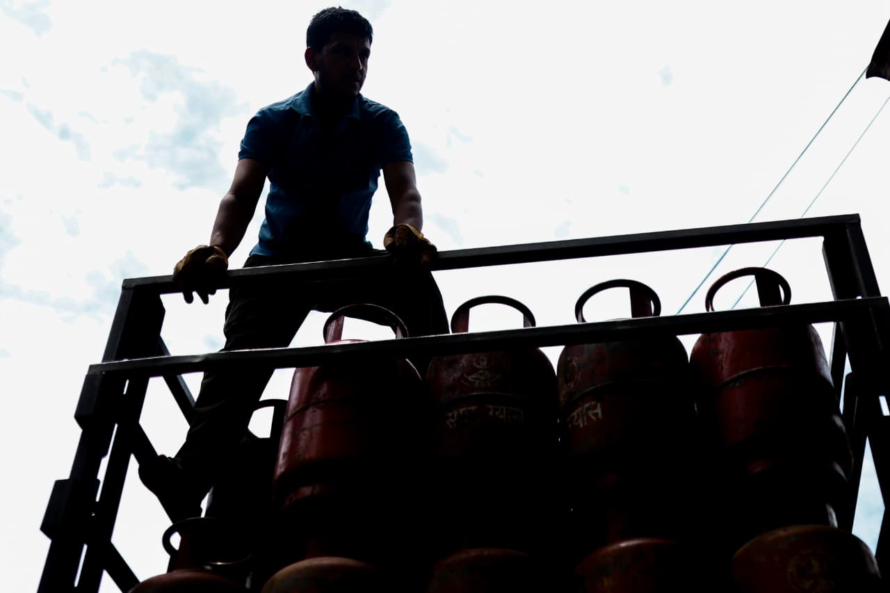 Gas-shortage_nigam-line_NPL-(3)-1786867529.jpeg