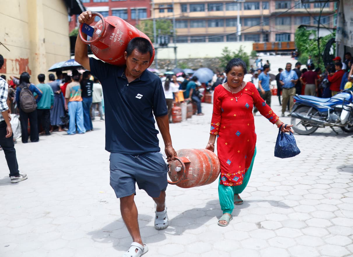 Gas-shortage_nigam-line_NPL-(6)-1786867528.jpeg