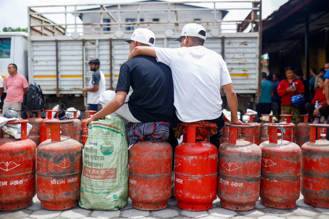 Gas-shortage_nigam-line_NPL-(9)-1786867528.jpeg