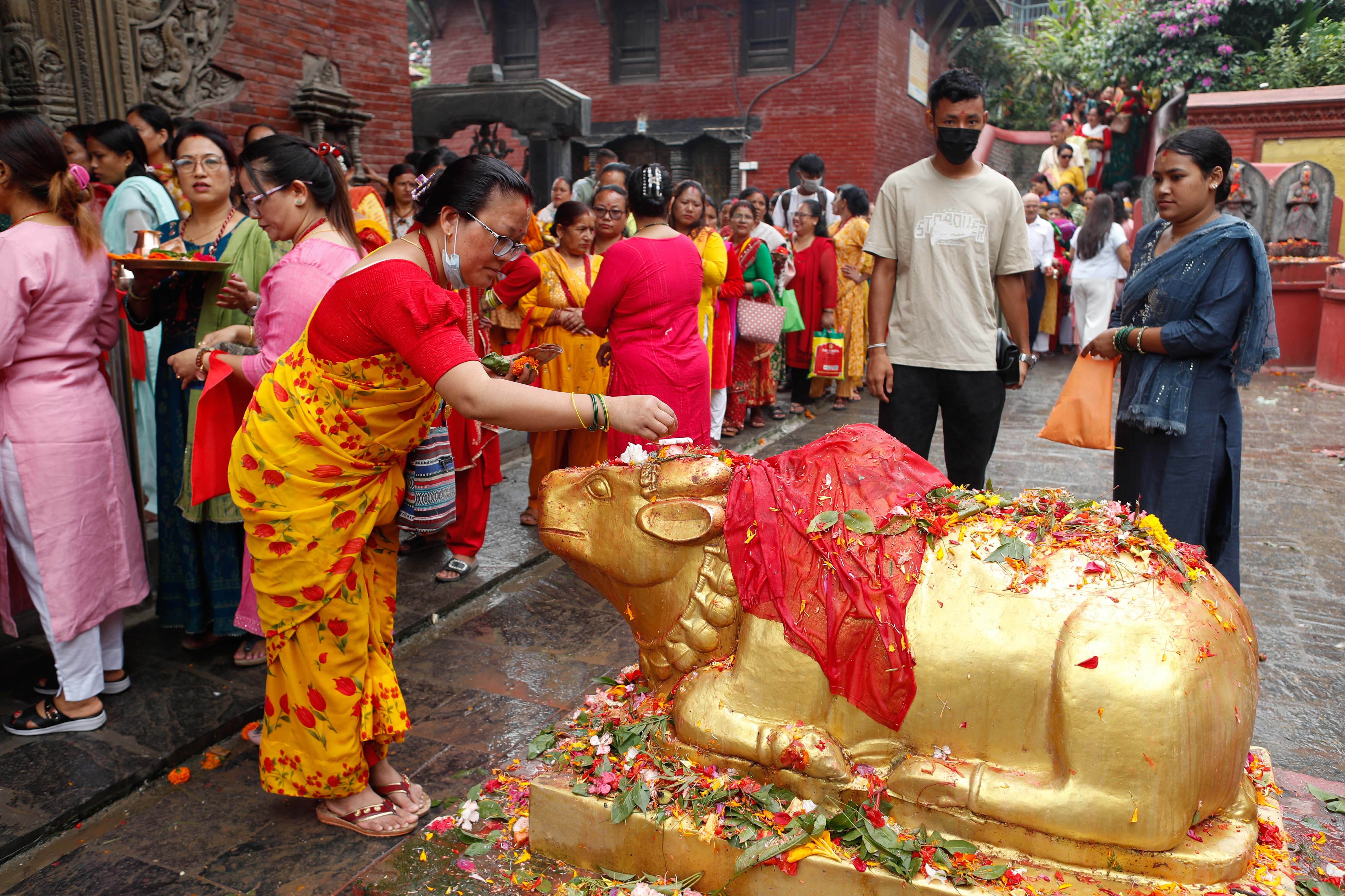 Gokarneshwor-Mandir_shrawan_Sombar_-30-1753084489.jpg