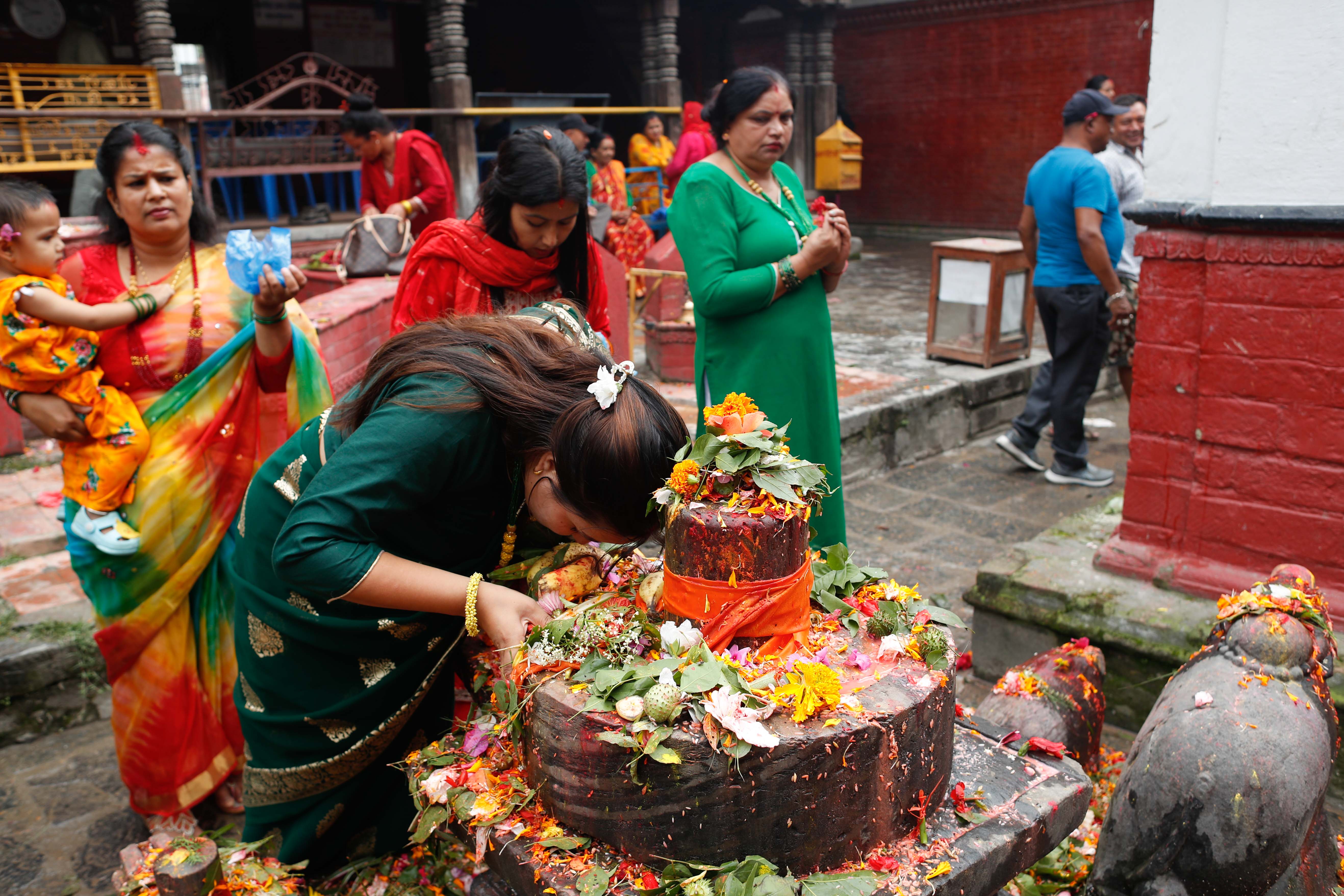 Gokarneshwor-Mandir_shrawan_Sombar_-32-1753084503.jpg