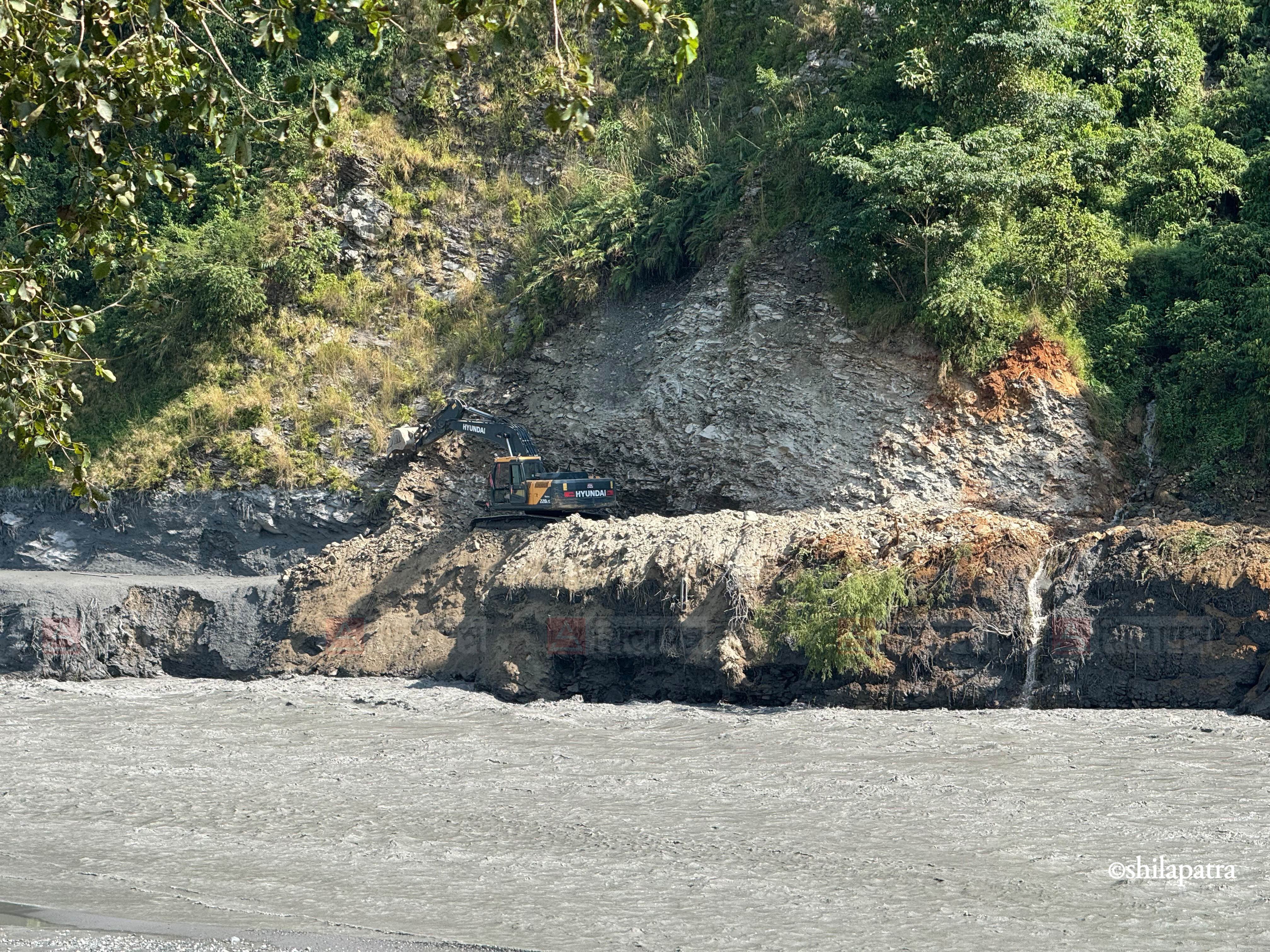 Gorkha-Aarughat-Bridge-After-Flood_NPL-01-1792058236.jpg