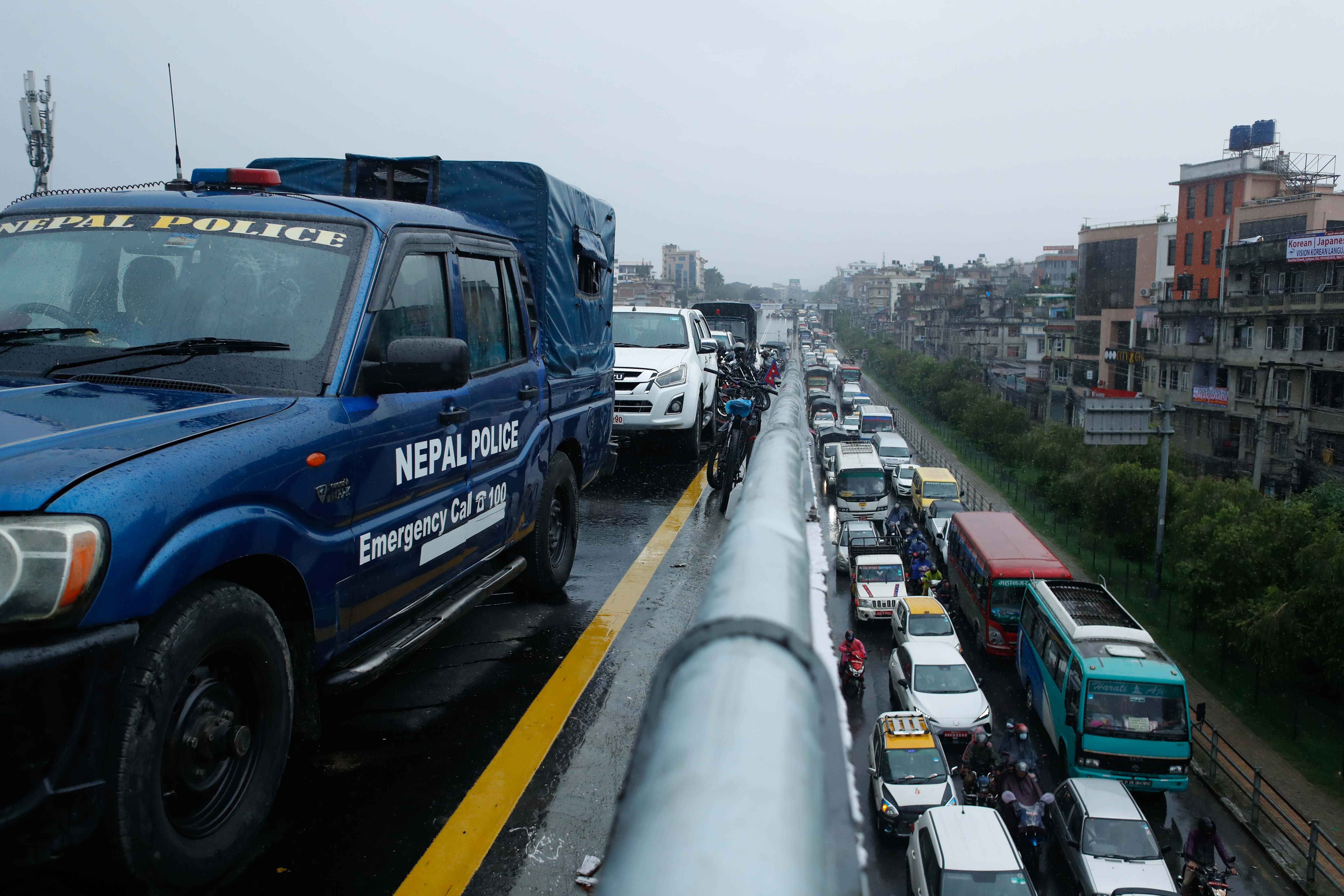 Gwarko-overpass_Traffic_Jam_-162-1750420704.jpg