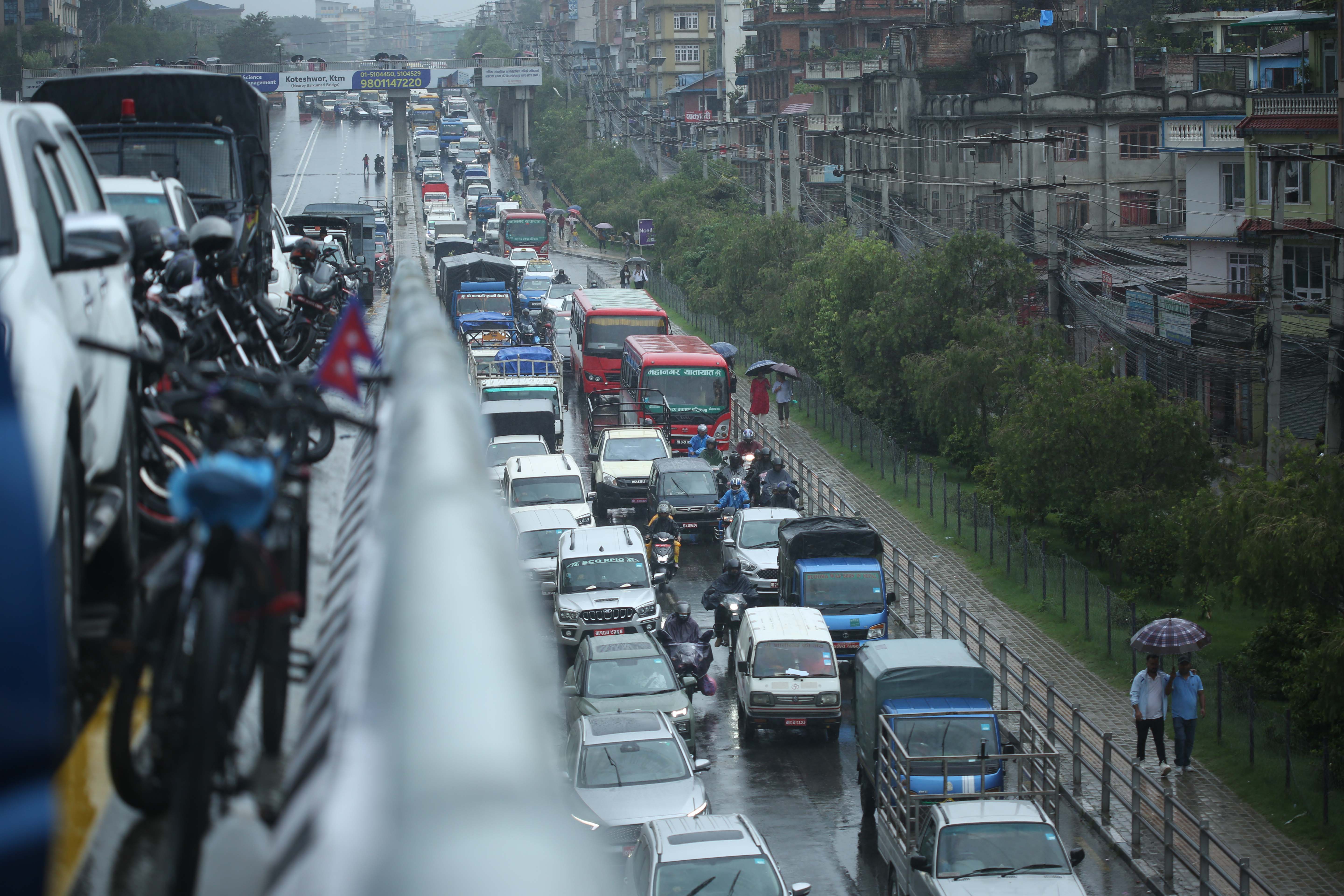 Gwarko-overpass_Traffic_Jam_-166-1750420714.jpg