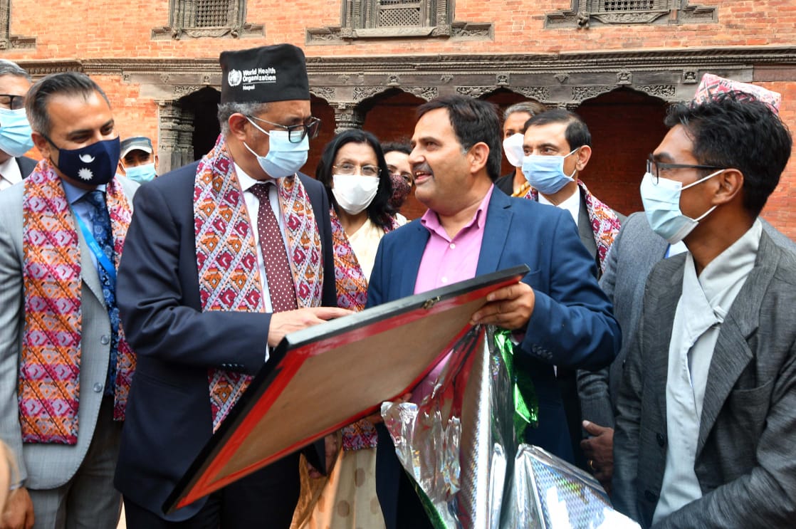 मनोज गजुरेललाई देख्नासाथ डब्लूएचओ प्रमुखले भने- नेपालमा मलाई मजाक बनाउनुभएछ