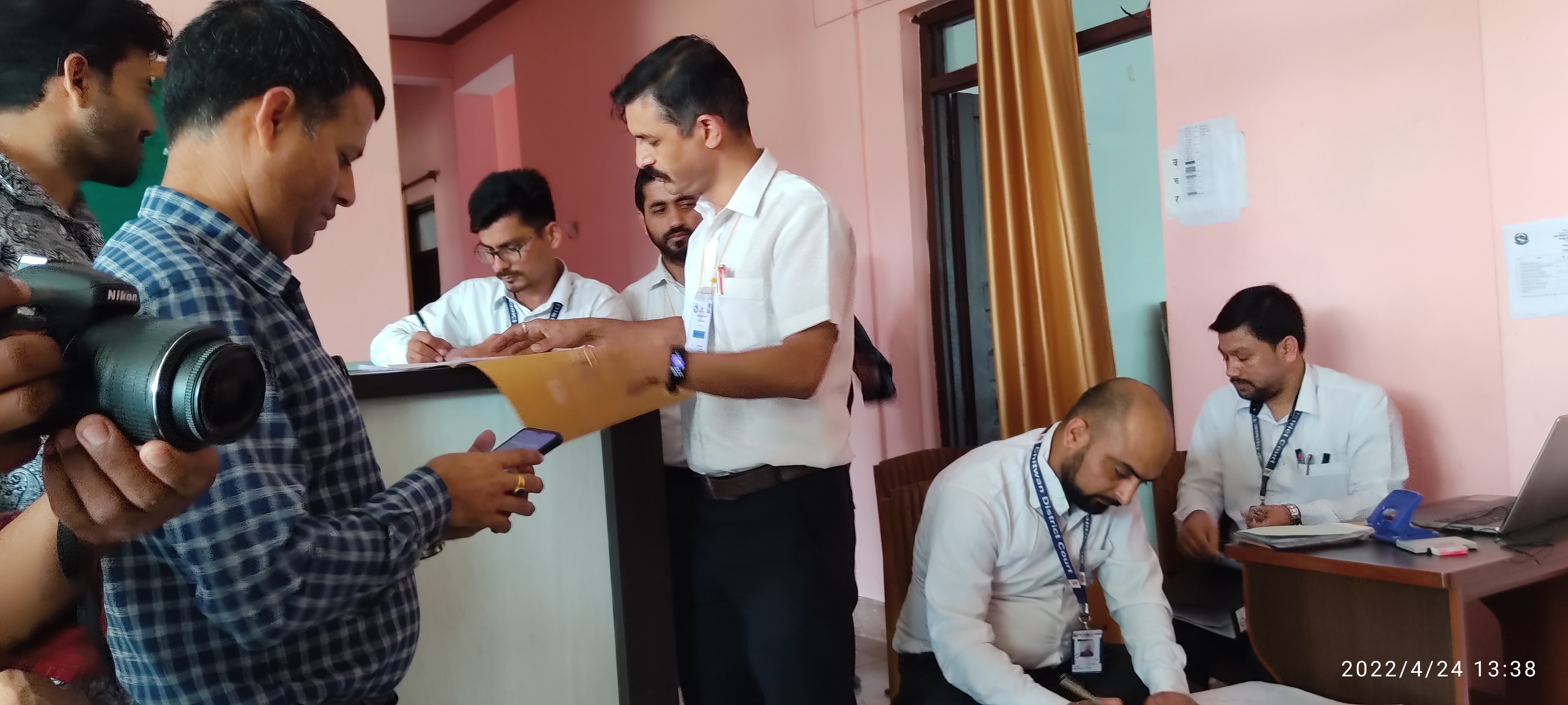 भरतपुर महानगरको प्रमुखमा पहिलो दिन ११ जनाको उम्मेदवारी 