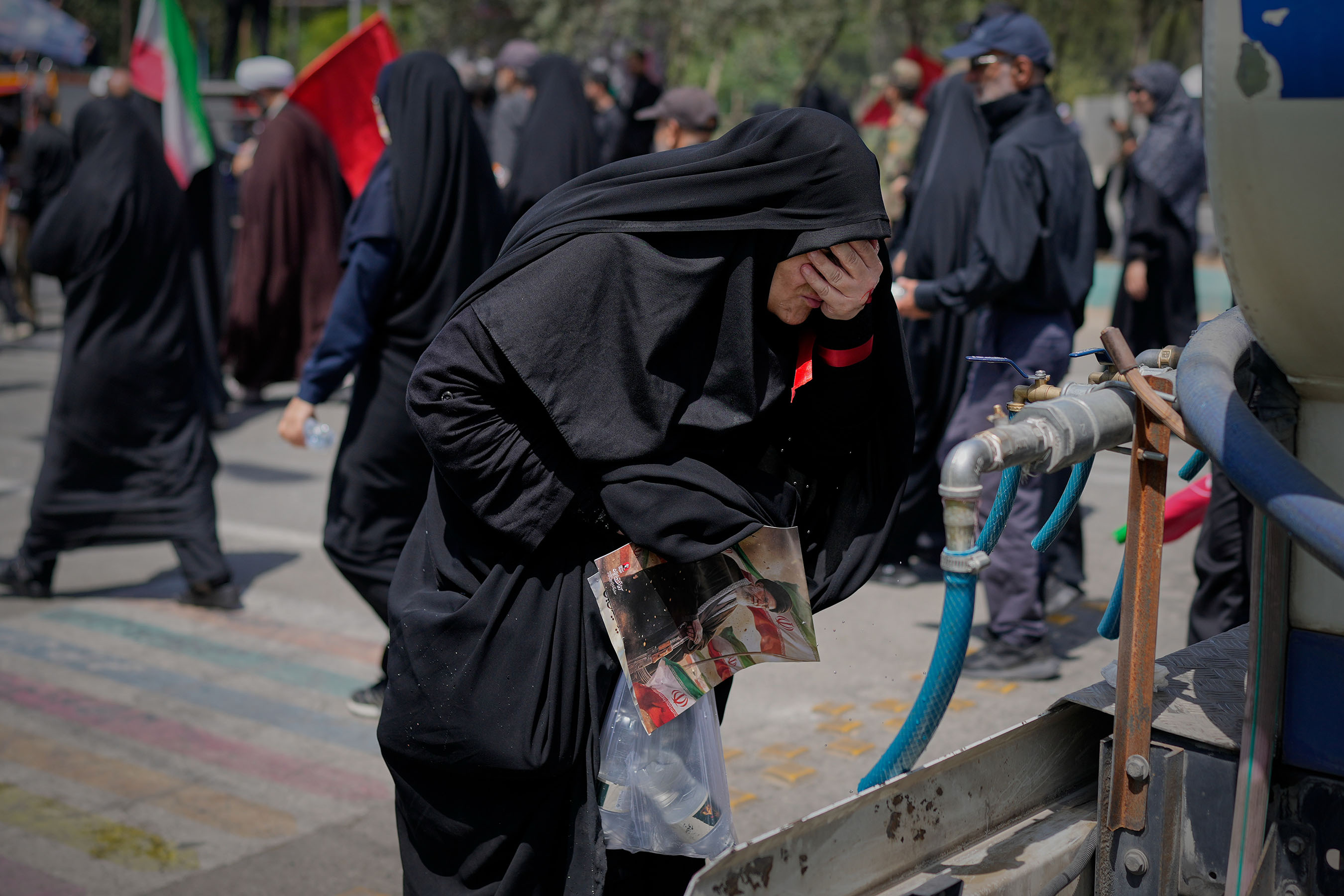 Iran-Khamenei-Funeral-(2)-1783152658.jpg
